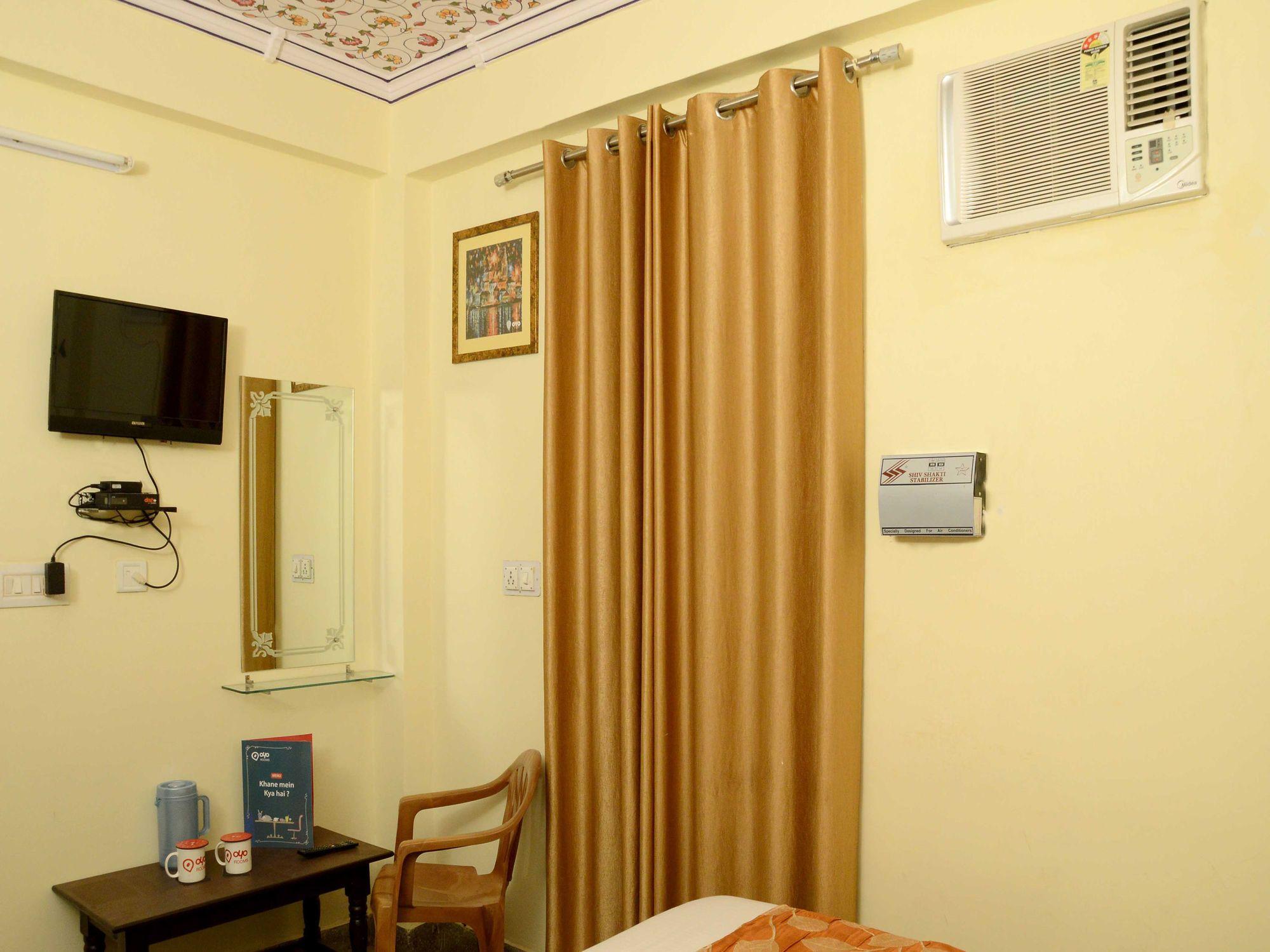 Set de Habitación OYO 4033 Hotel Eden Residency