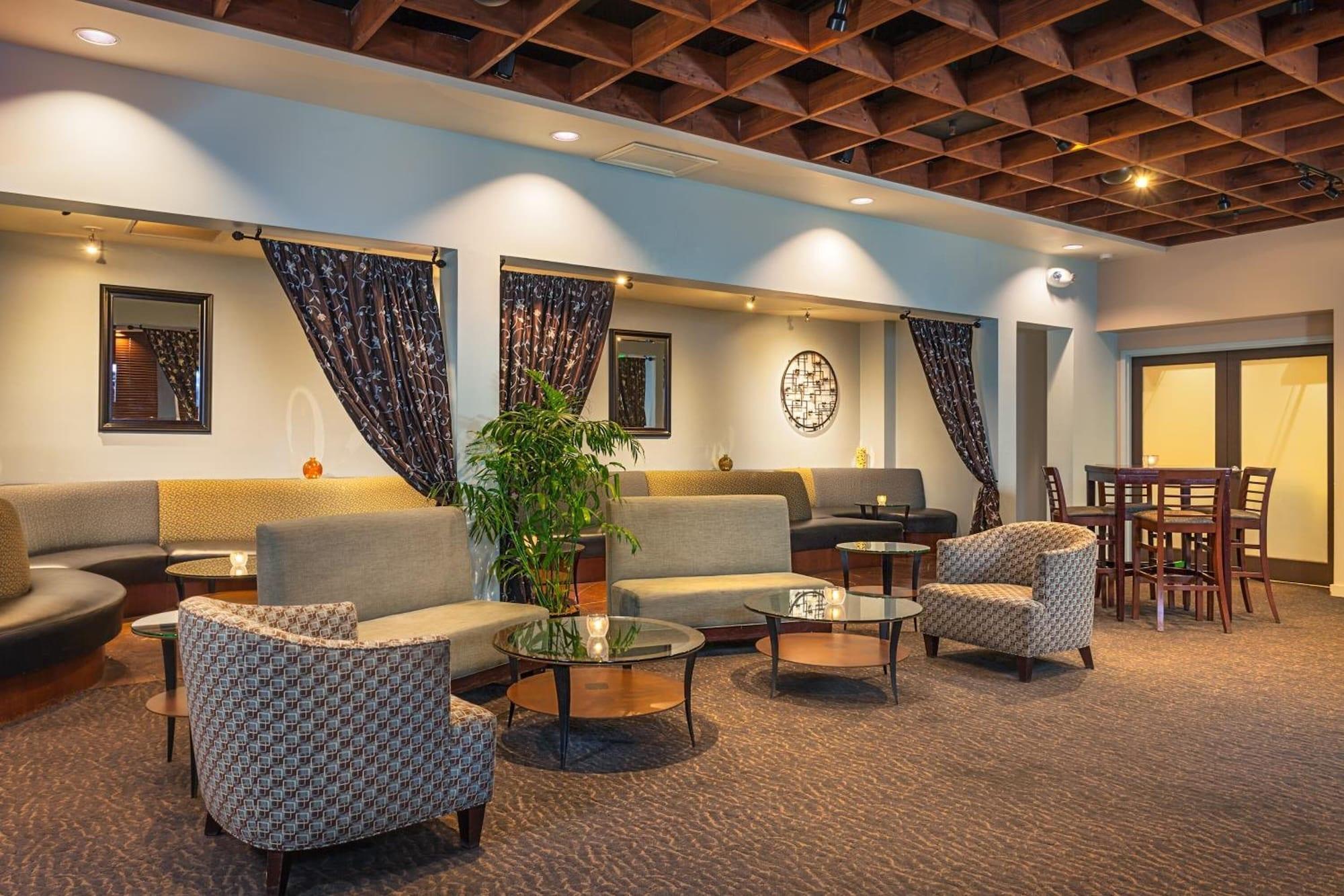 Vista Lobby Handlery Hotel