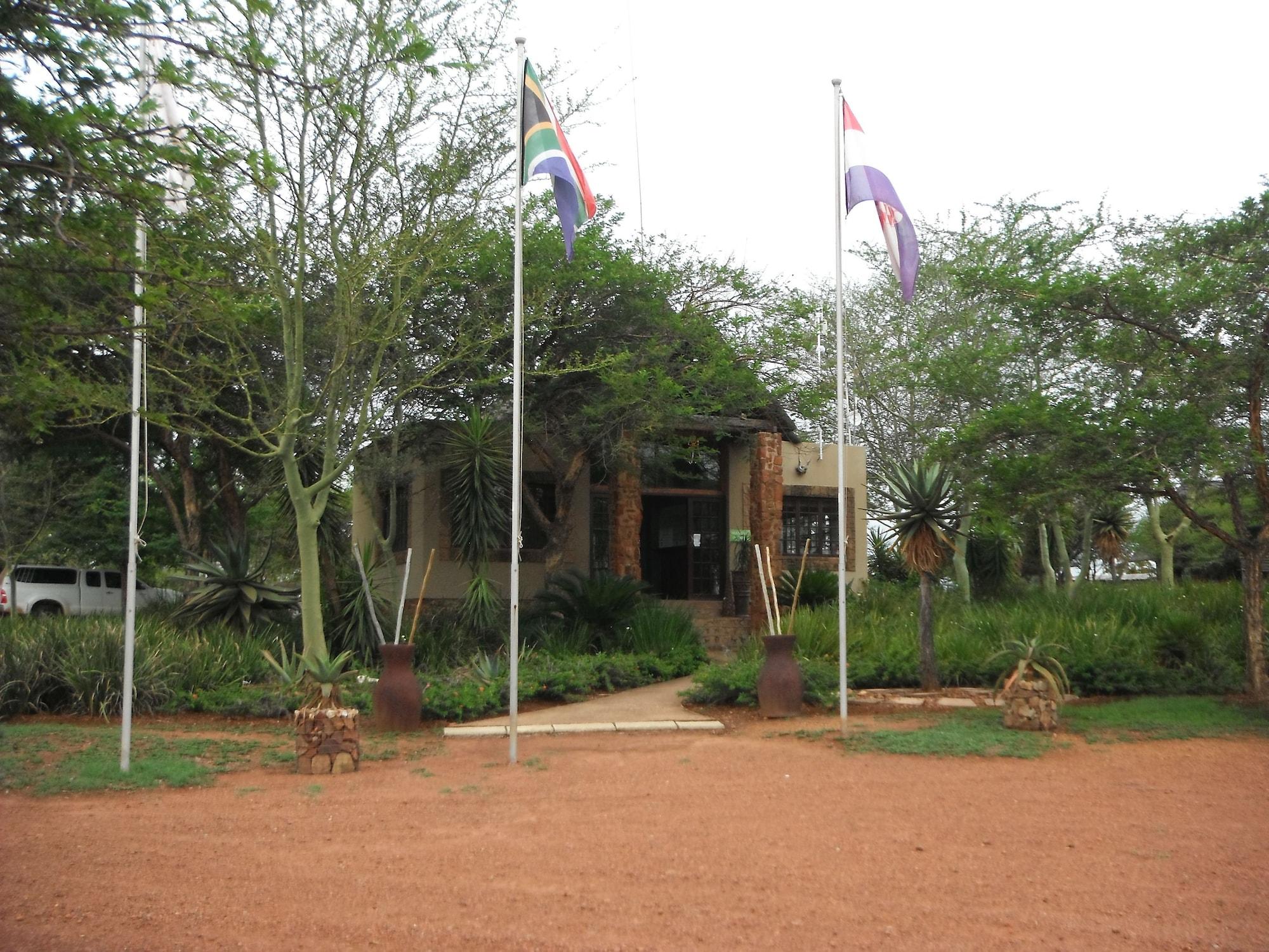 Vista Exterior Mangwa Valley Game Lodge & Spa