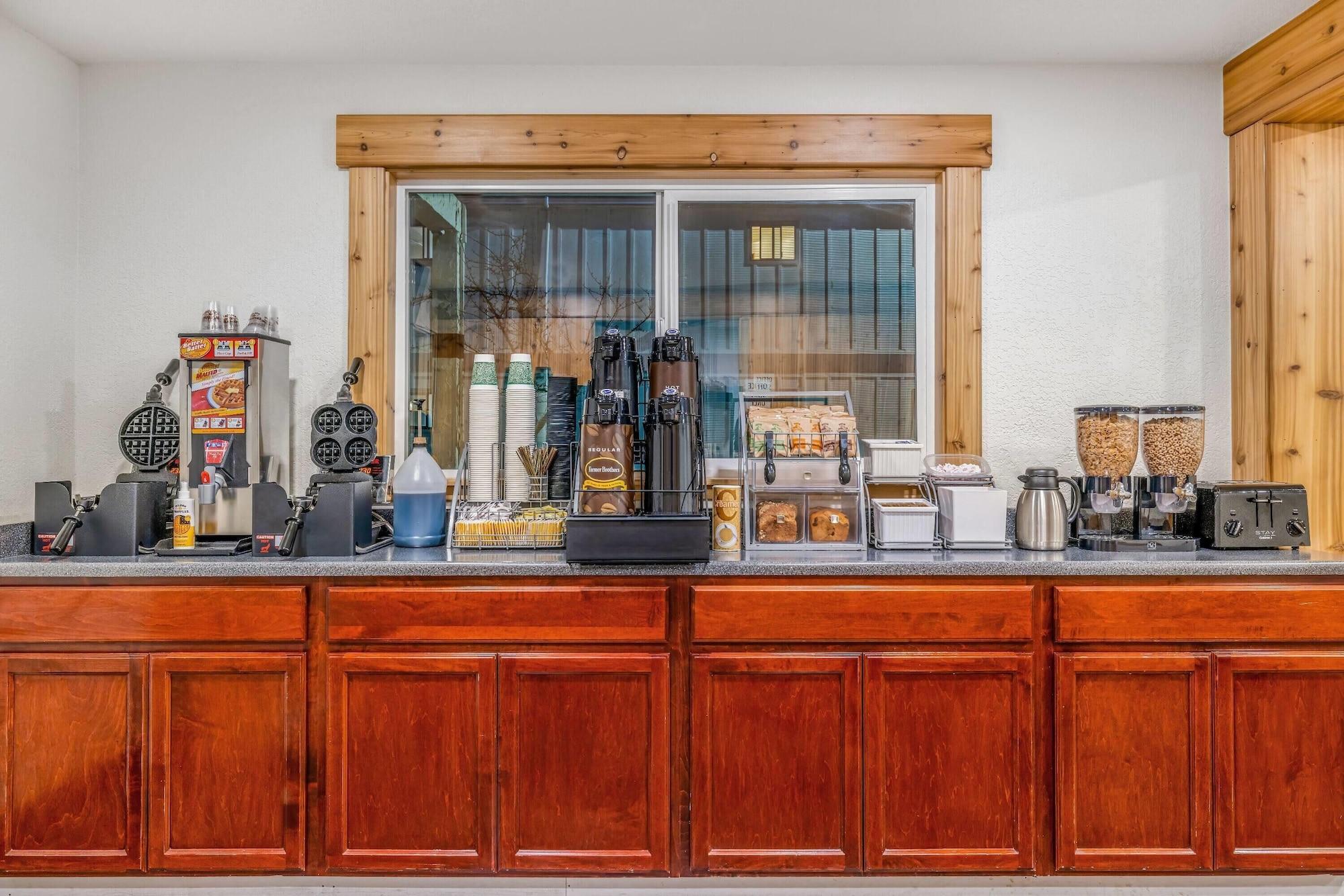 Restaurant Super 8 by Wyndham Arcata