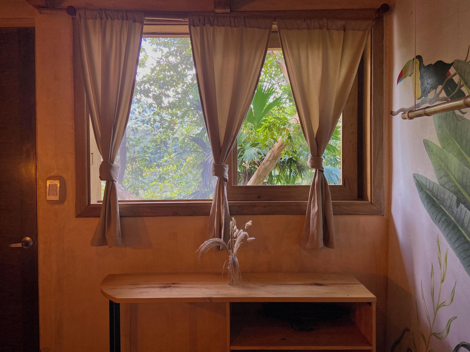 Equipamiento de Habitación Aracari Ecolodge