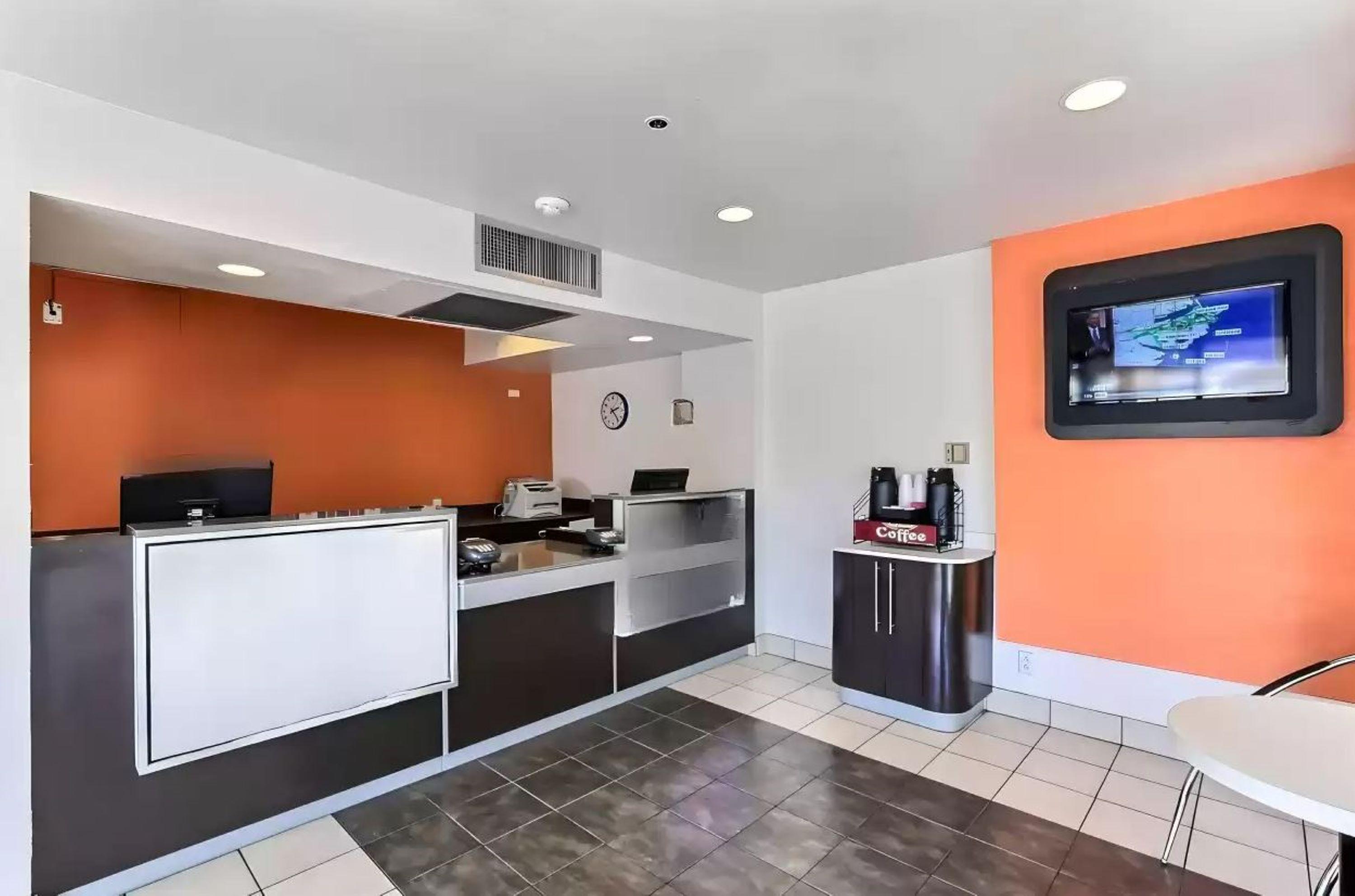 Vista Lobby Super 8 by Wyndham Livermore