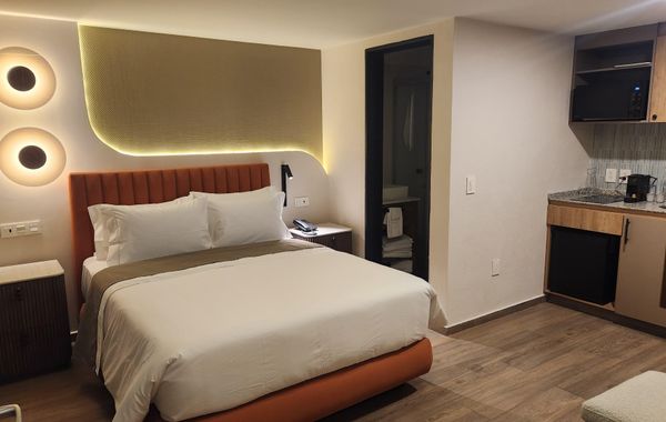 Expo Satelite 2750 Hotel & Suites - Hoteles con desayuno en Guadalajara, Jalisco