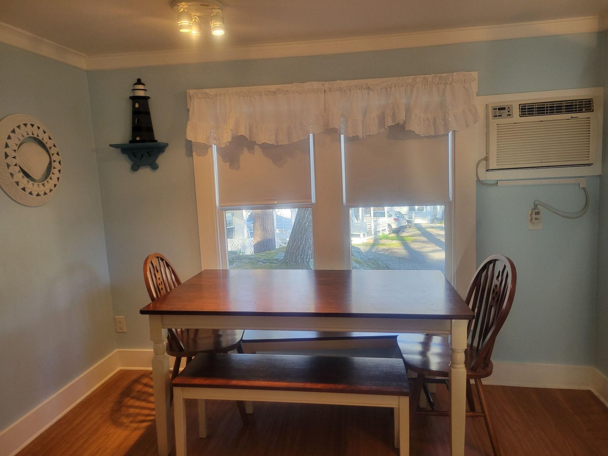 Restaurant 2 River Road Inn and Cottages