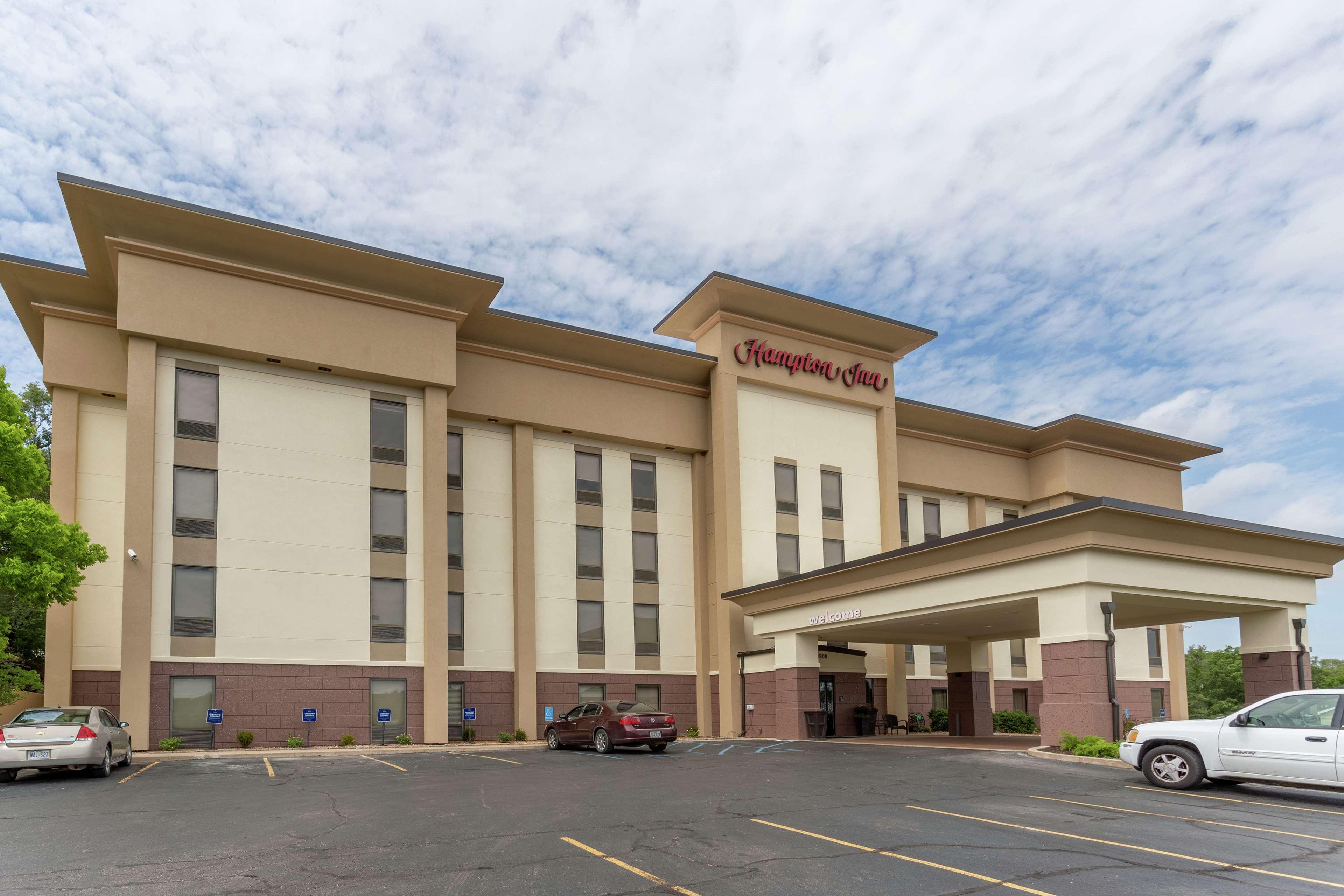Vista Exterior Hampton Inn Jefferson City at Capital Mall