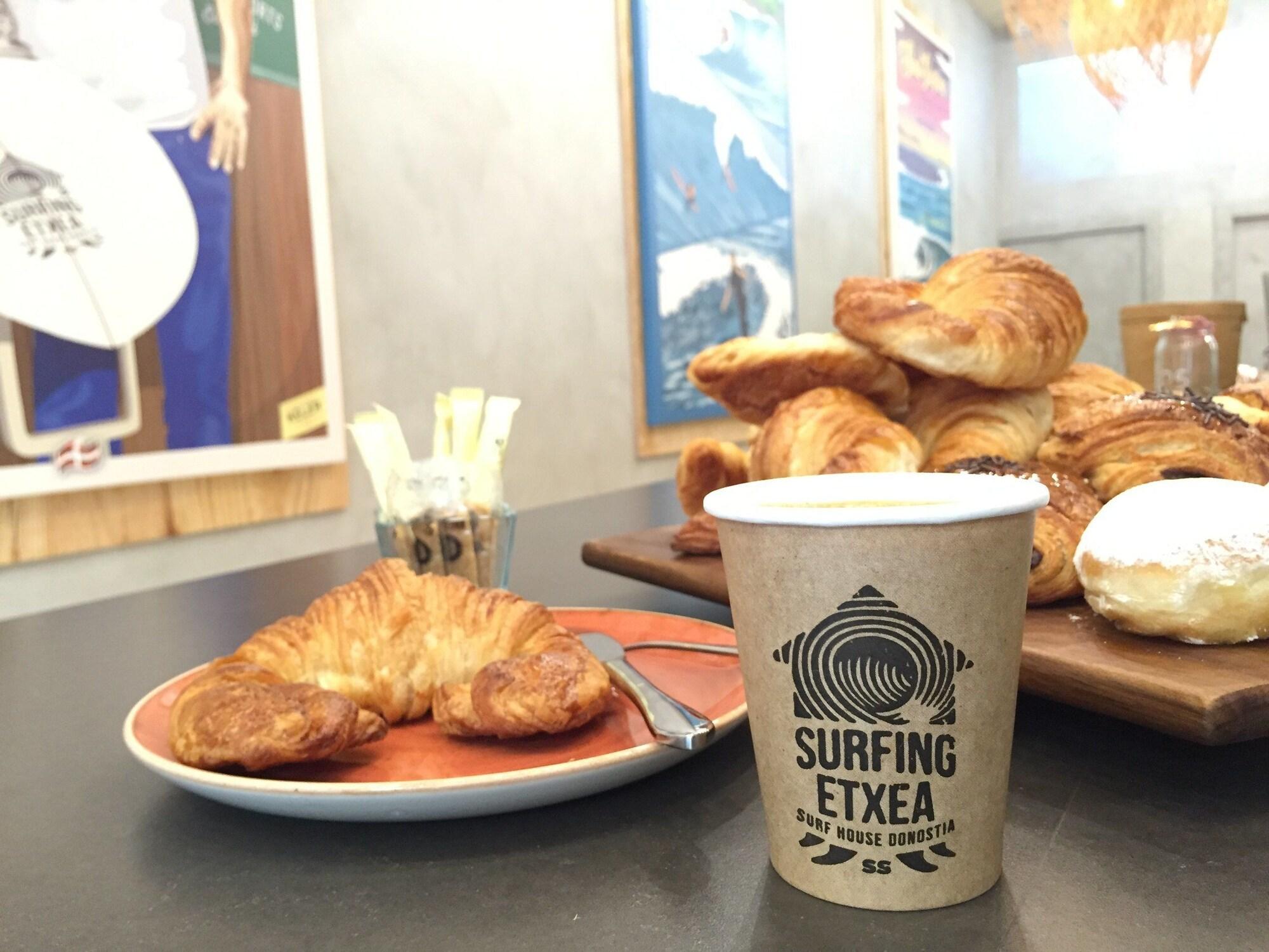 Restaurant Surfing Etxea - Hostel