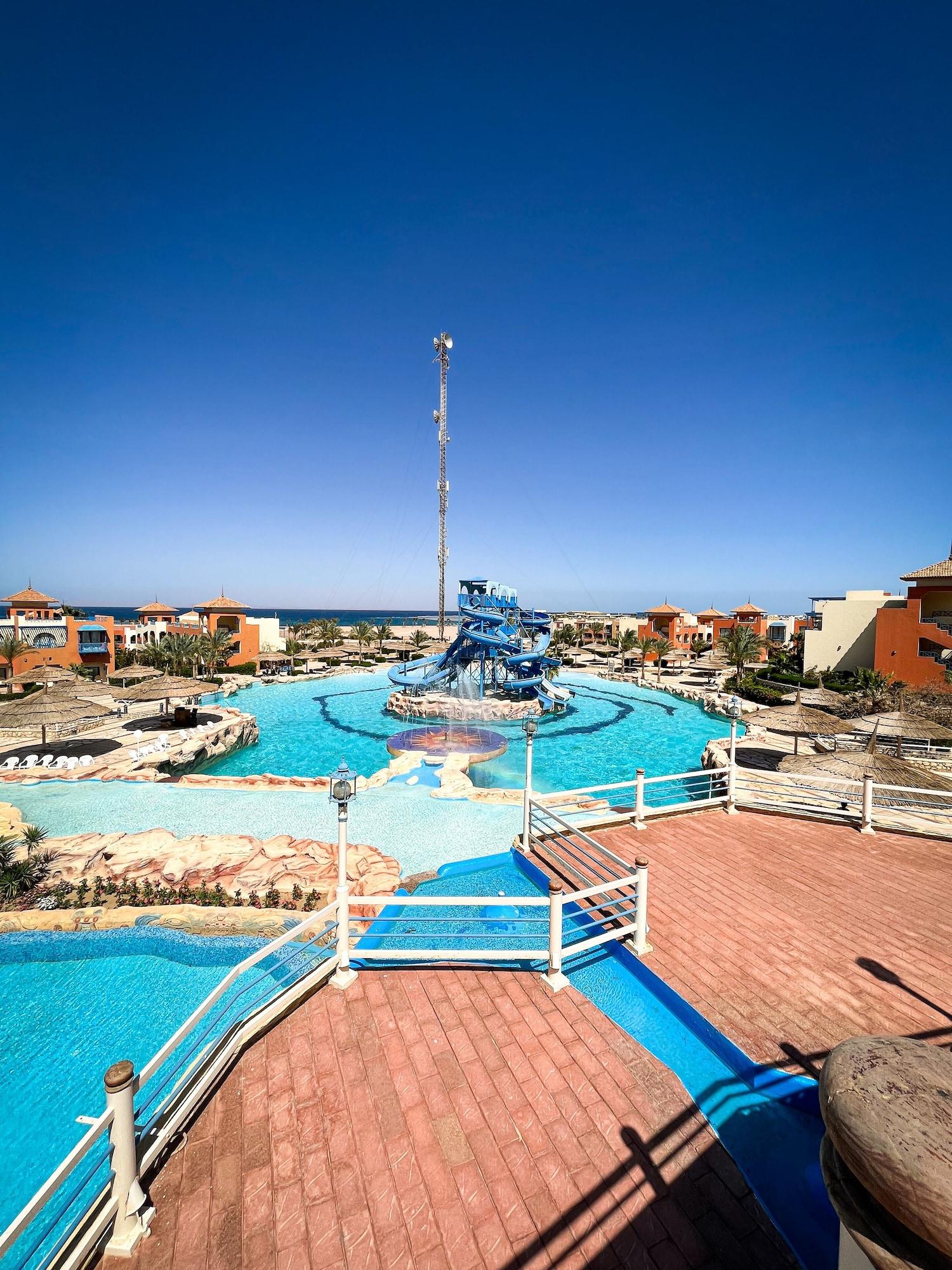 Vista Exterior Faraana Heights Aqua Park