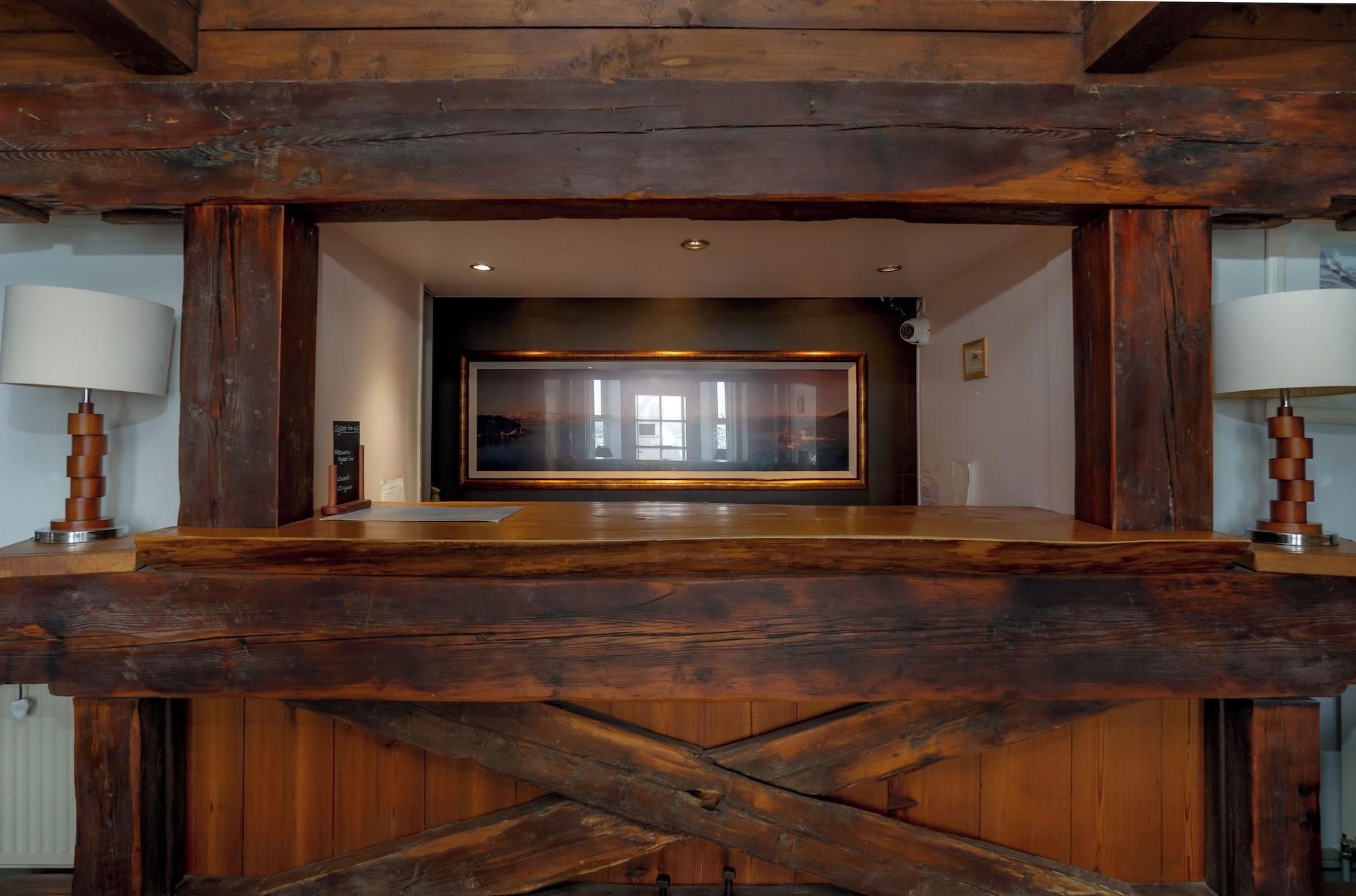 Vista Lobby Oyster Inn