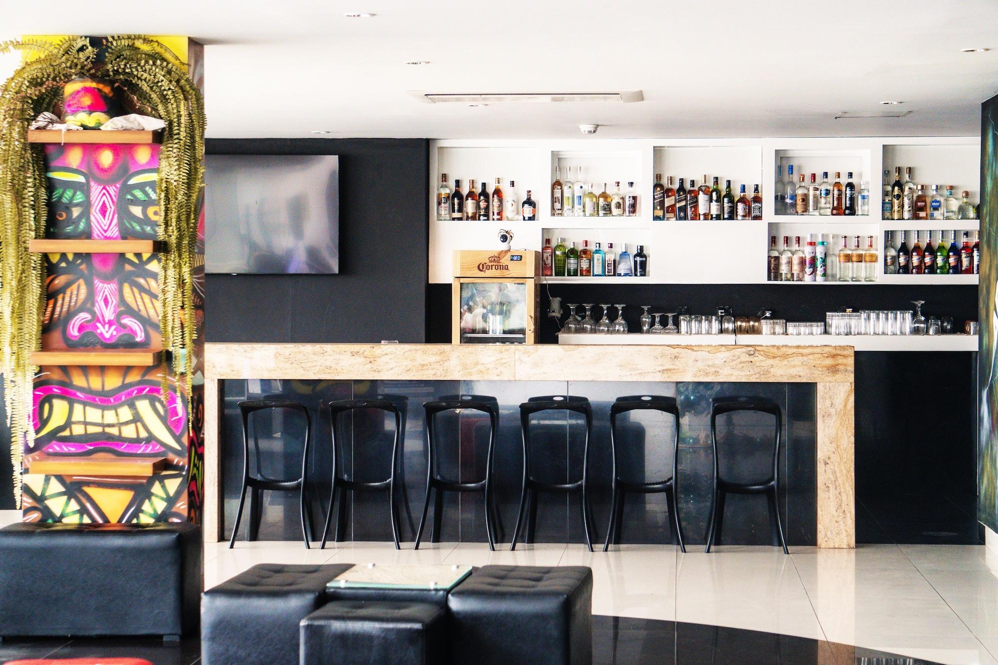 Bar/Salón VPX Hotel