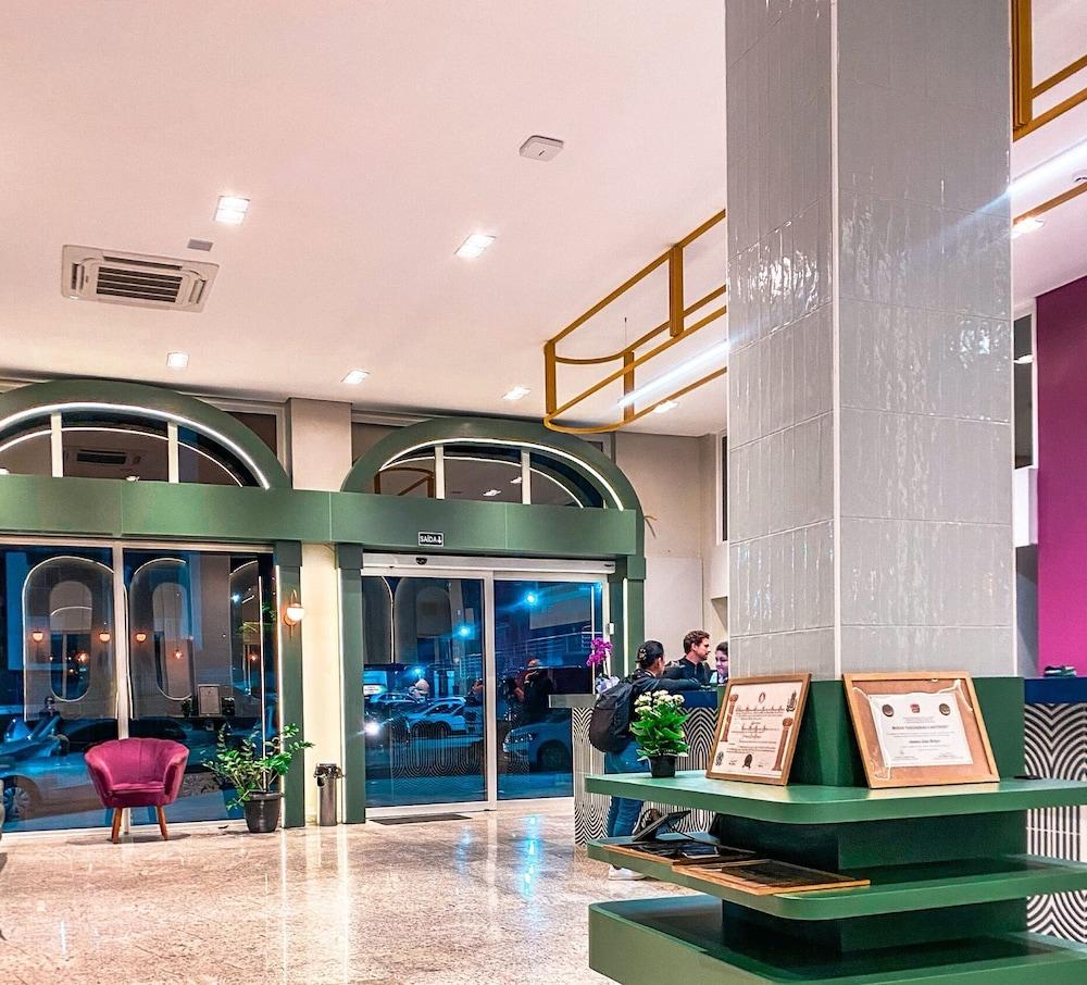 Varios Hotel Zata Econômico