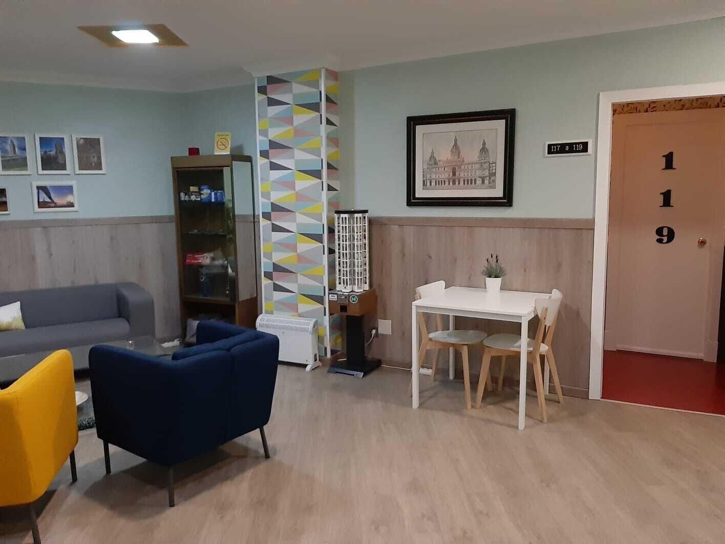 Vista Lobby Hotel Almirante