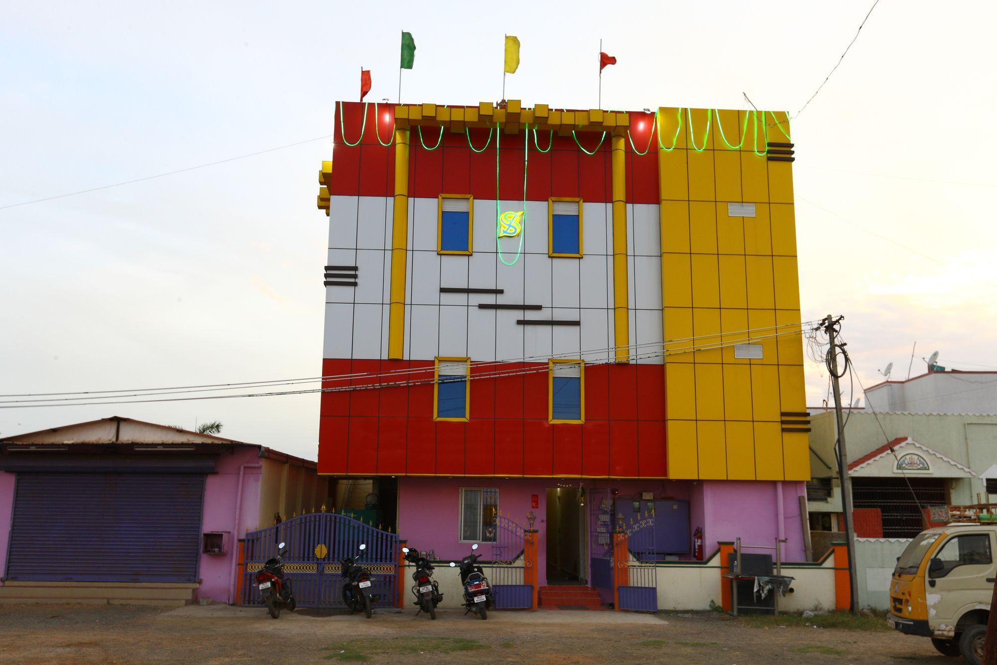 Vista Exterior OYO 7747 SS Residency