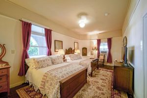 Alojamiento - Weaverville Hotel