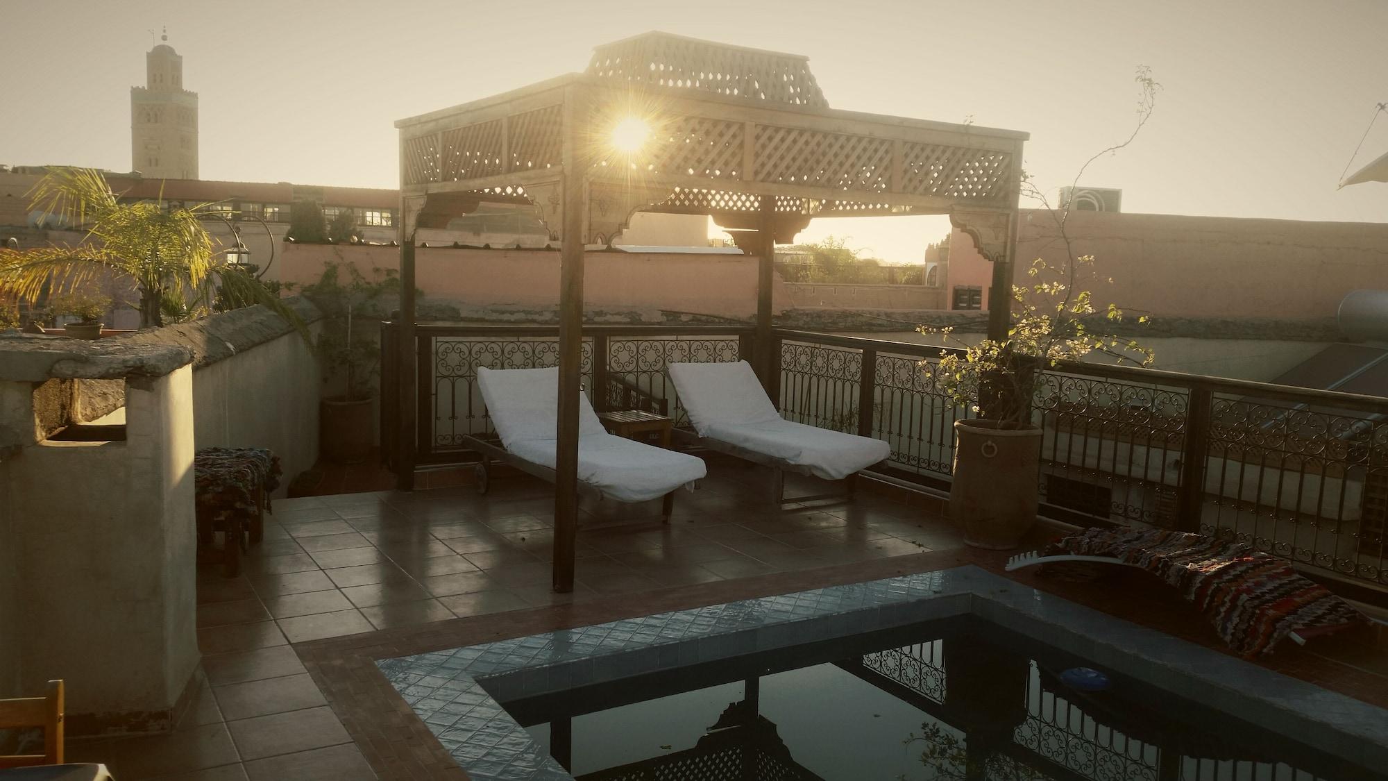 Vista Piscina Riad B&B Marrakech