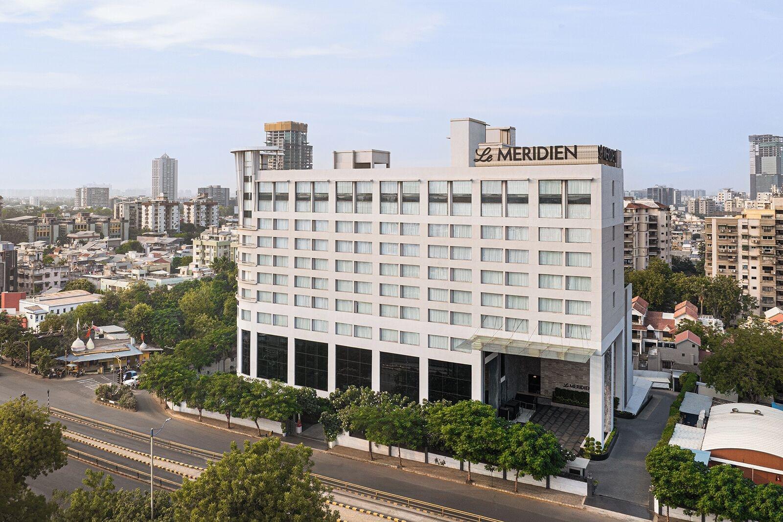 Vista Exterior Le Méridien Ahmedabad
