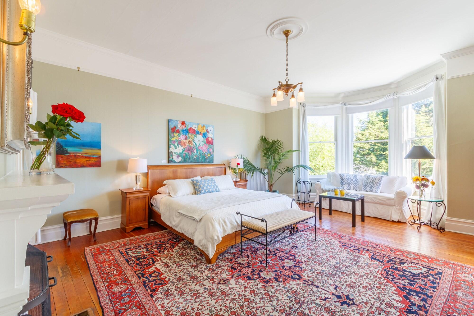 Varios Fairholme Manor