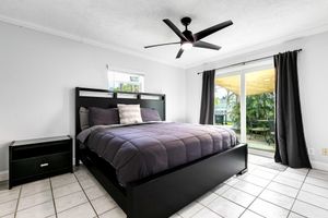 Alquiler Vacacional - Pool Home 3 Bed 3 Bath. 1 mile from beach!