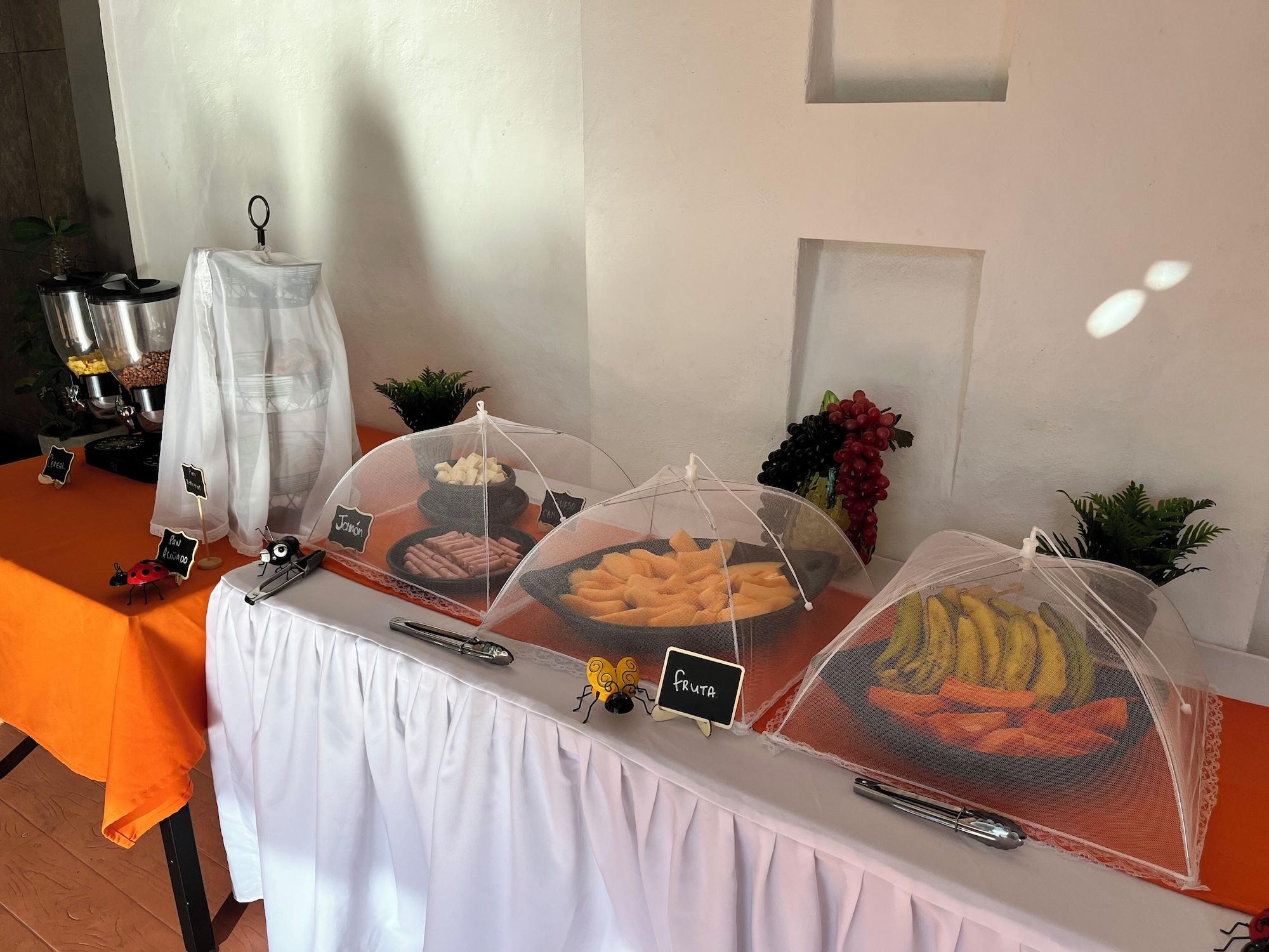 Restaurant HONDA COLONIAL MAGDALENA RESORT