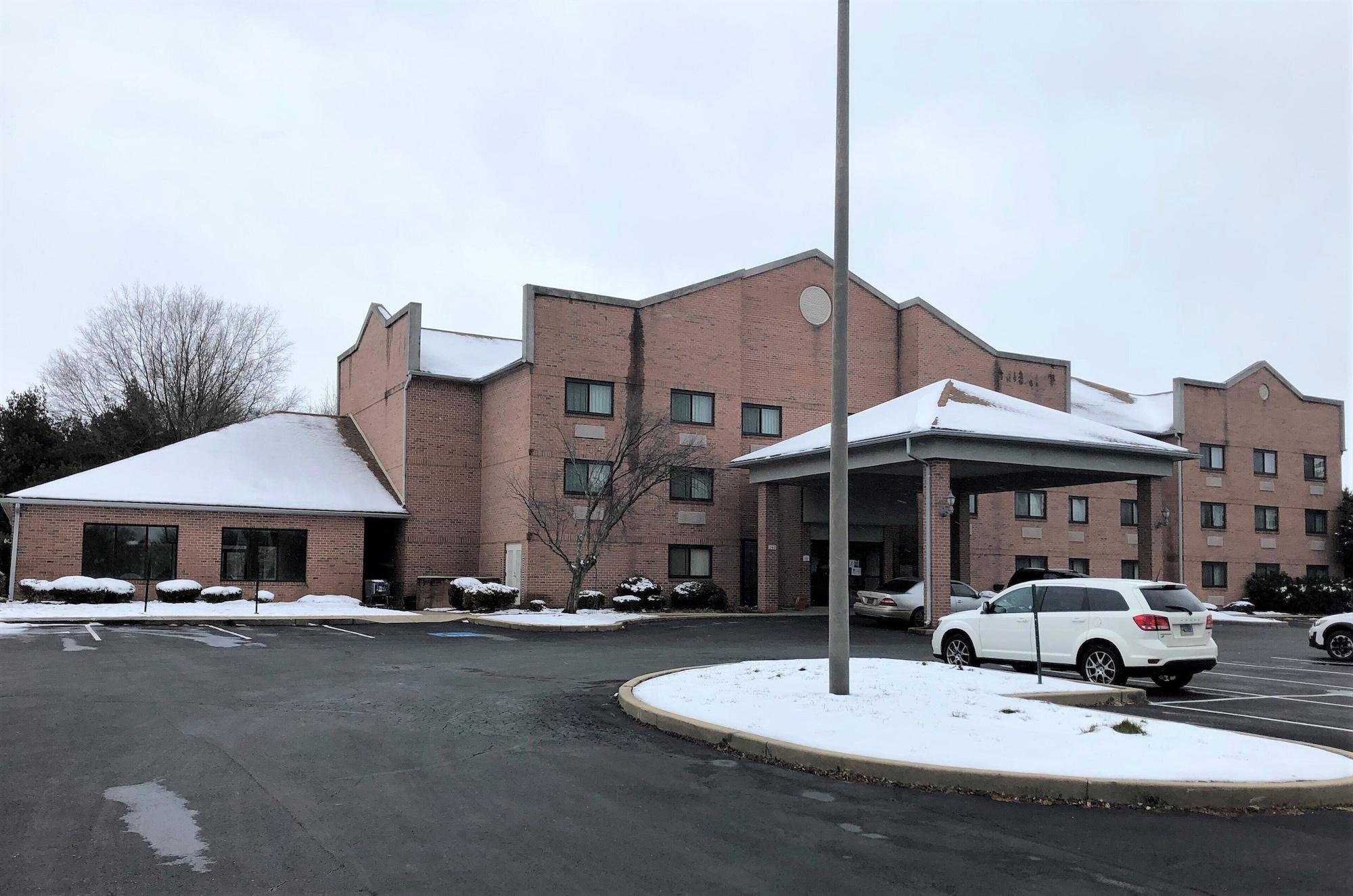 Vista Exterior Red Roof Inn & Suites Chestertown