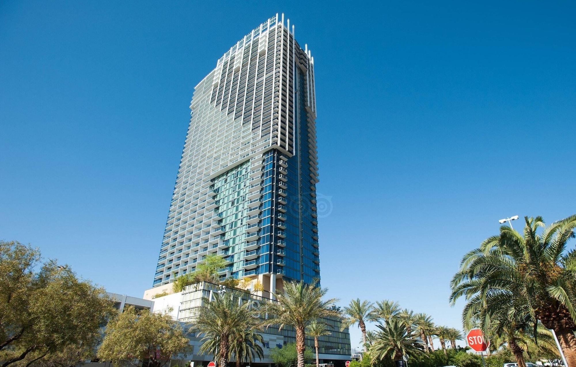 Vista Exterior Palms Place - Strip View - High floor