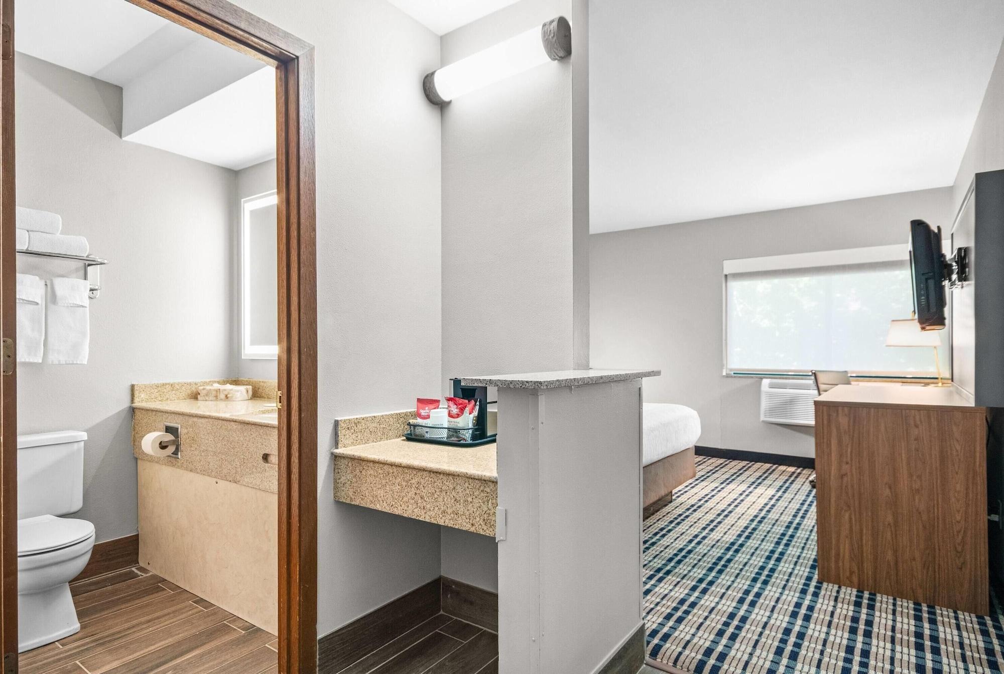 Habitación AmericInn by Wyndham Beloit