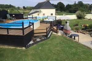Alojamiento - Large Family Friendly farmhouse with Pool, Hot-tub , Bar and Games Room.