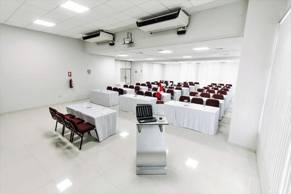 Sala de Reuniones Cumbaza Hotel & Convenciones