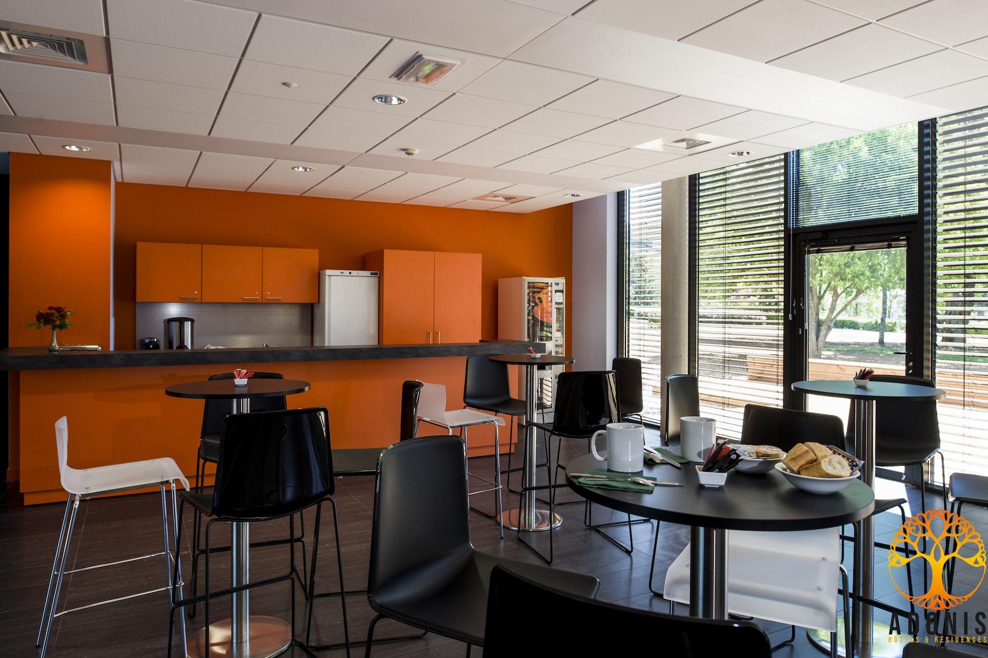 Bar/Salón Adonis Dijon Maison Internationale