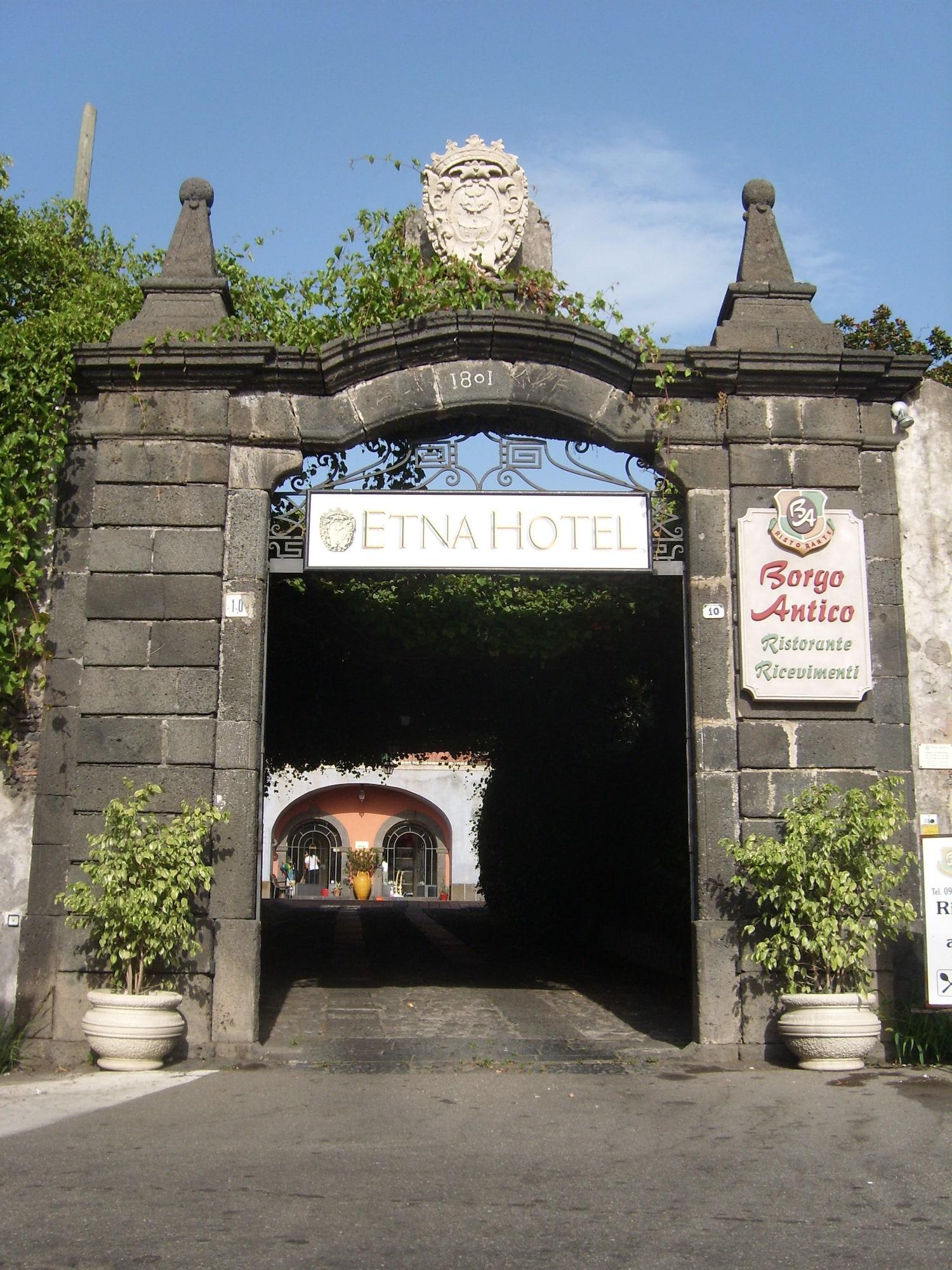 Vista Exterior Hotel Etna