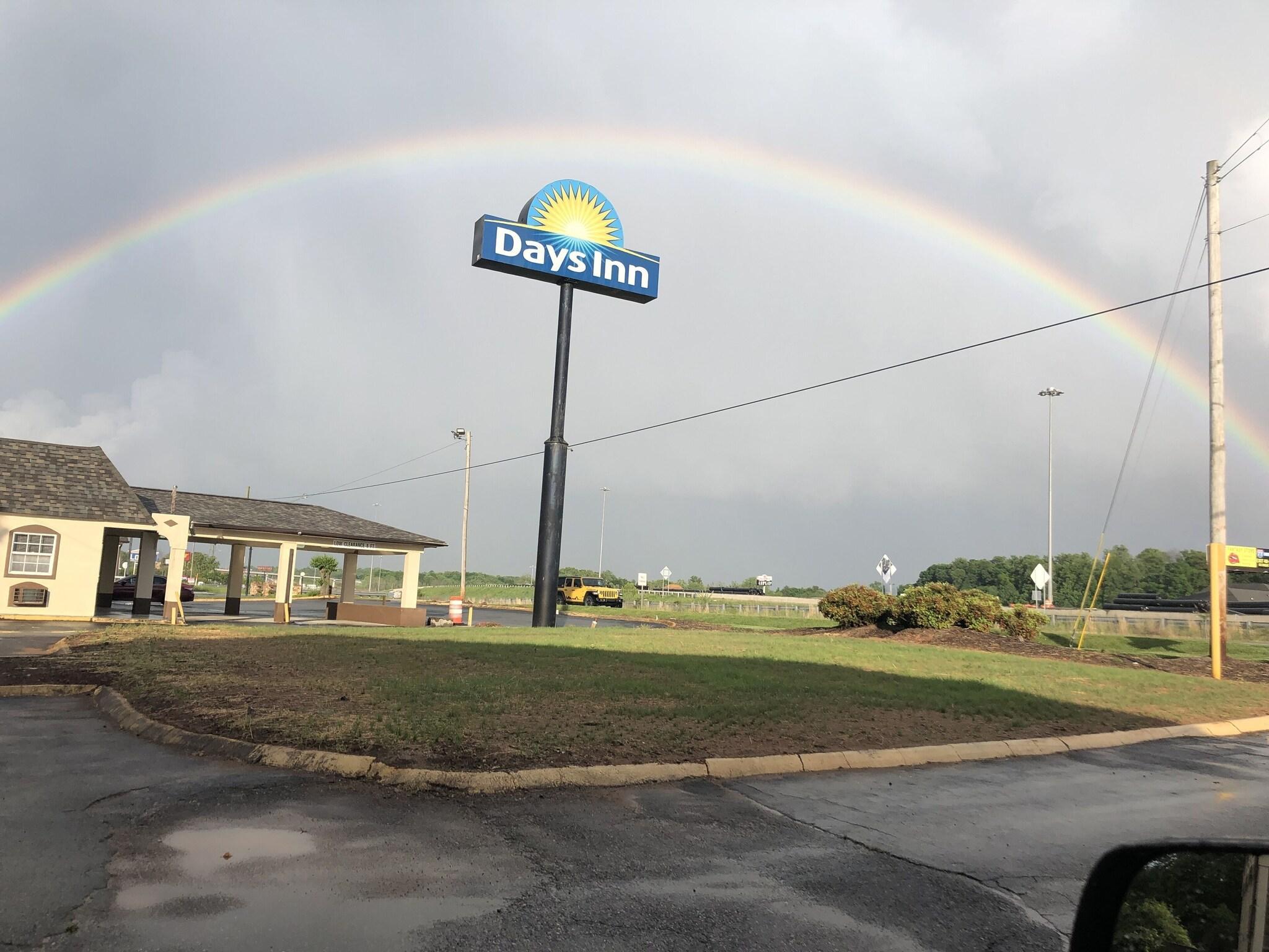 Vista Exterior Days Inn by Wyndham Statesville