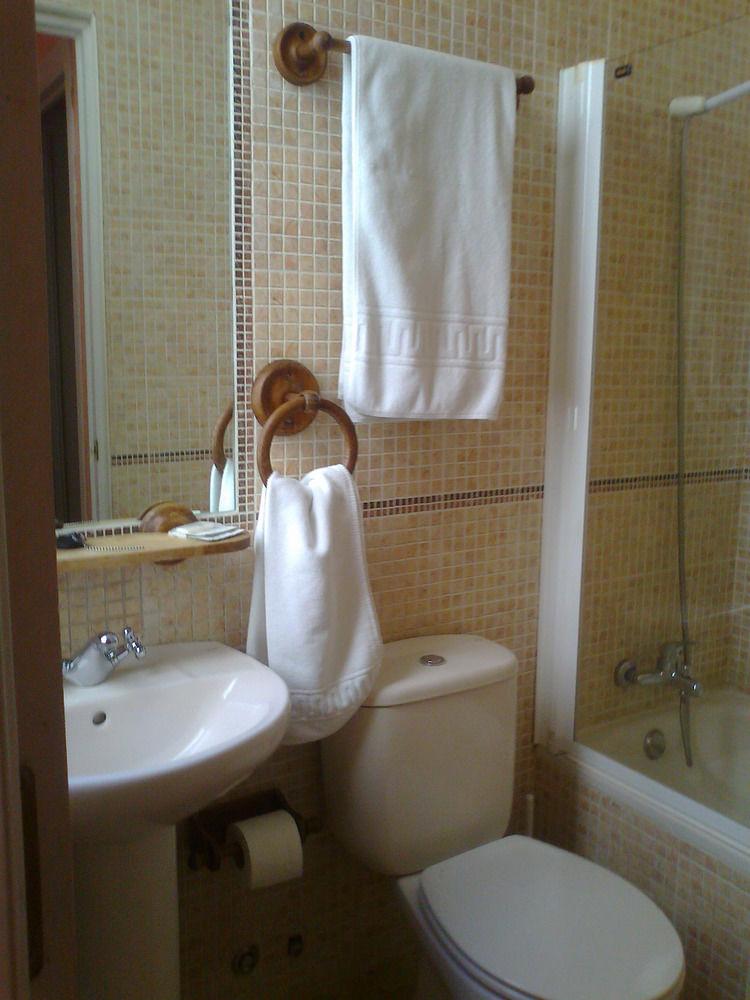 Equipamiento de Habitación Hostal Hispalense