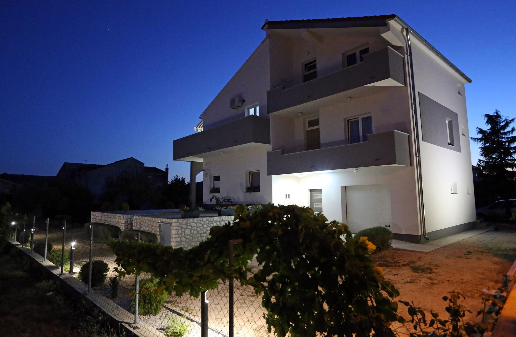 Vista Exterior Guesthouse Villa DomeNico
