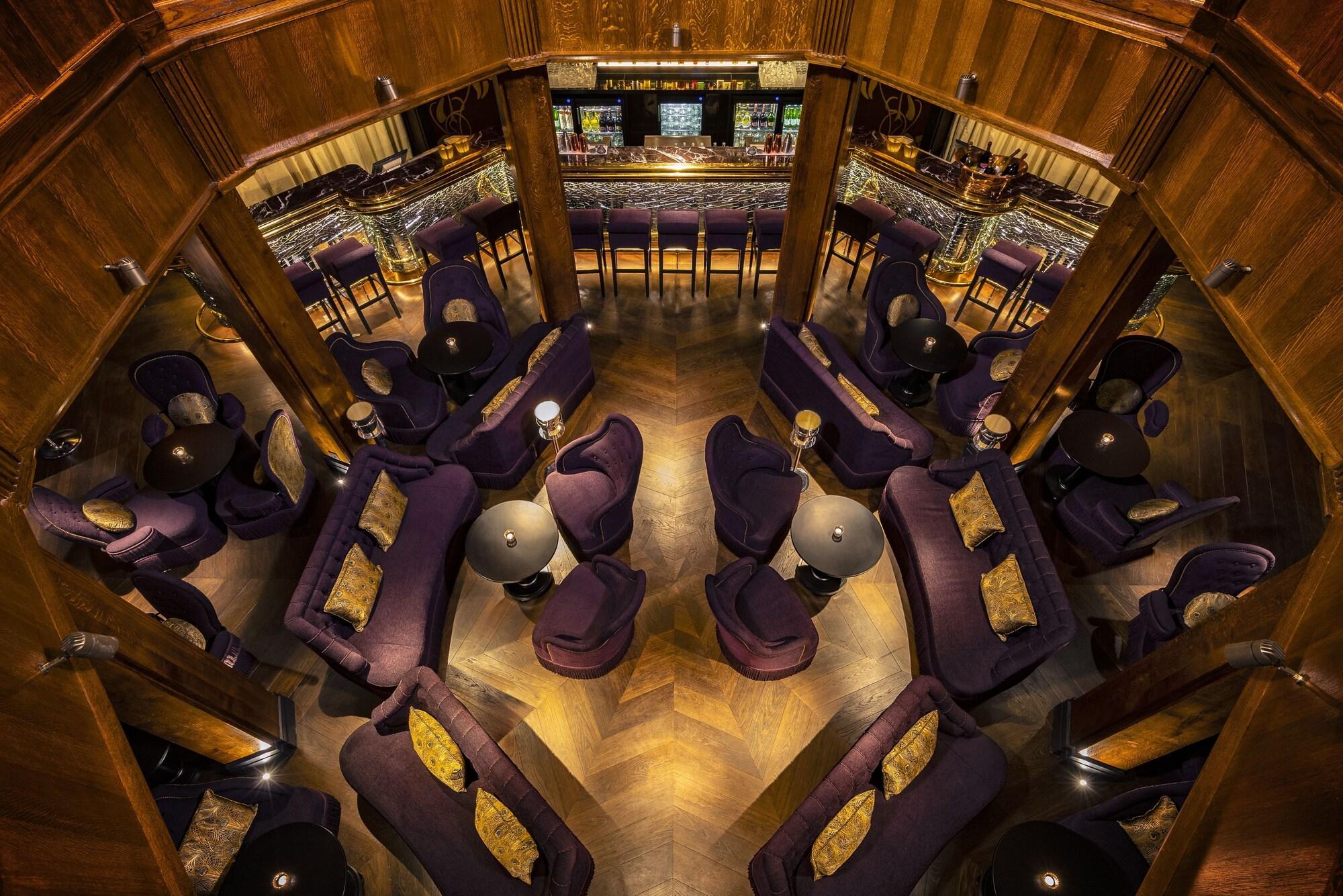 Bar/Salón L'oscar London