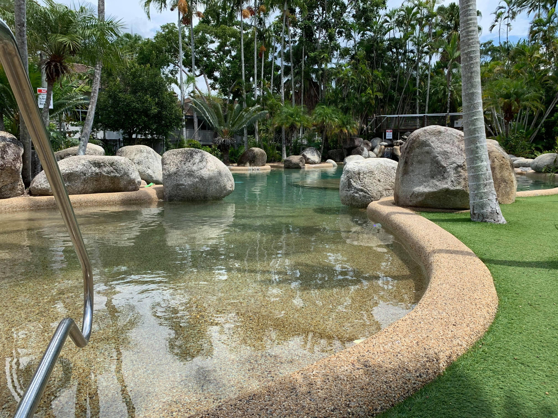 Vista Exterior Reef Resort Villas Port Douglas