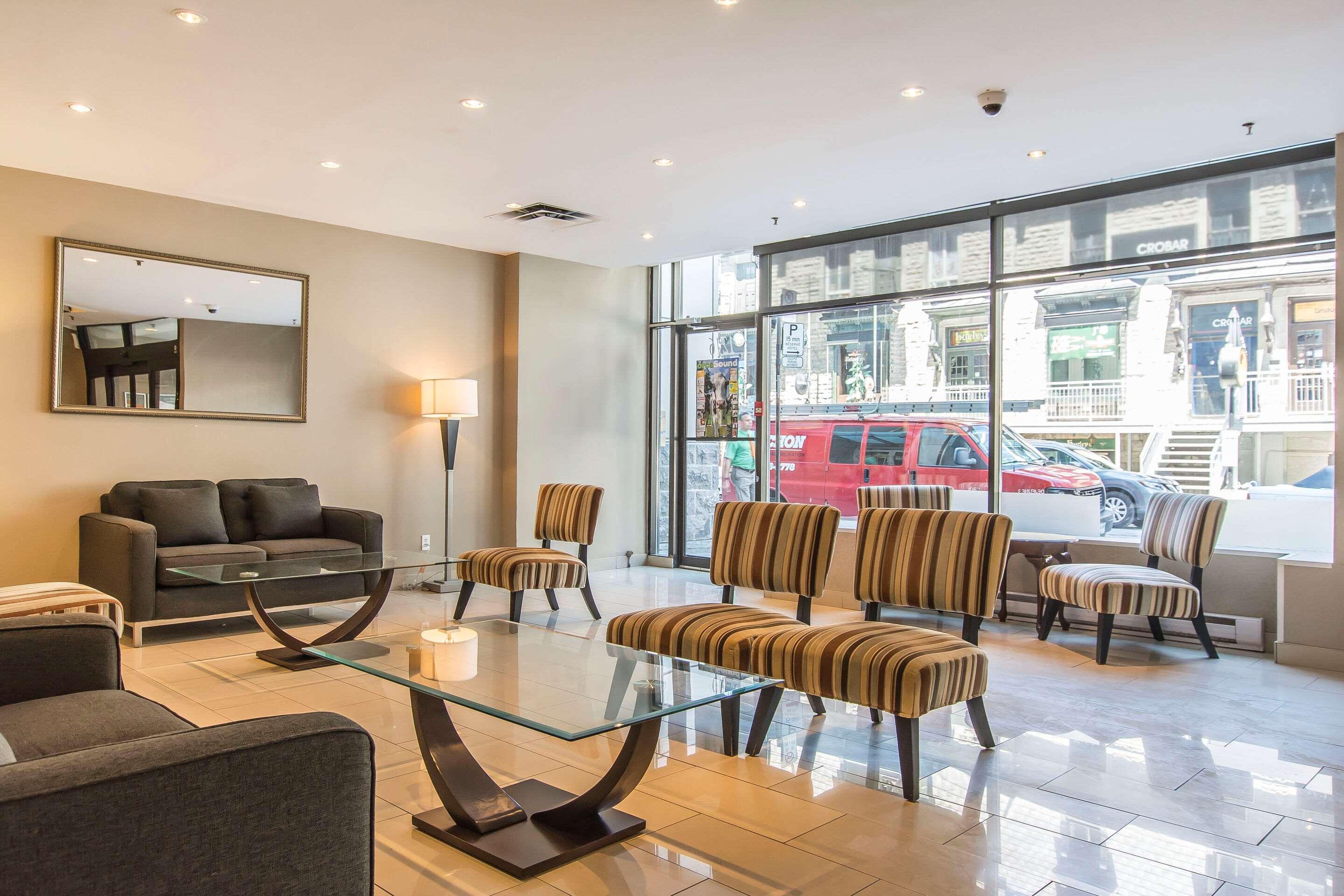 Vista Lobby Comfort Suites Downtown