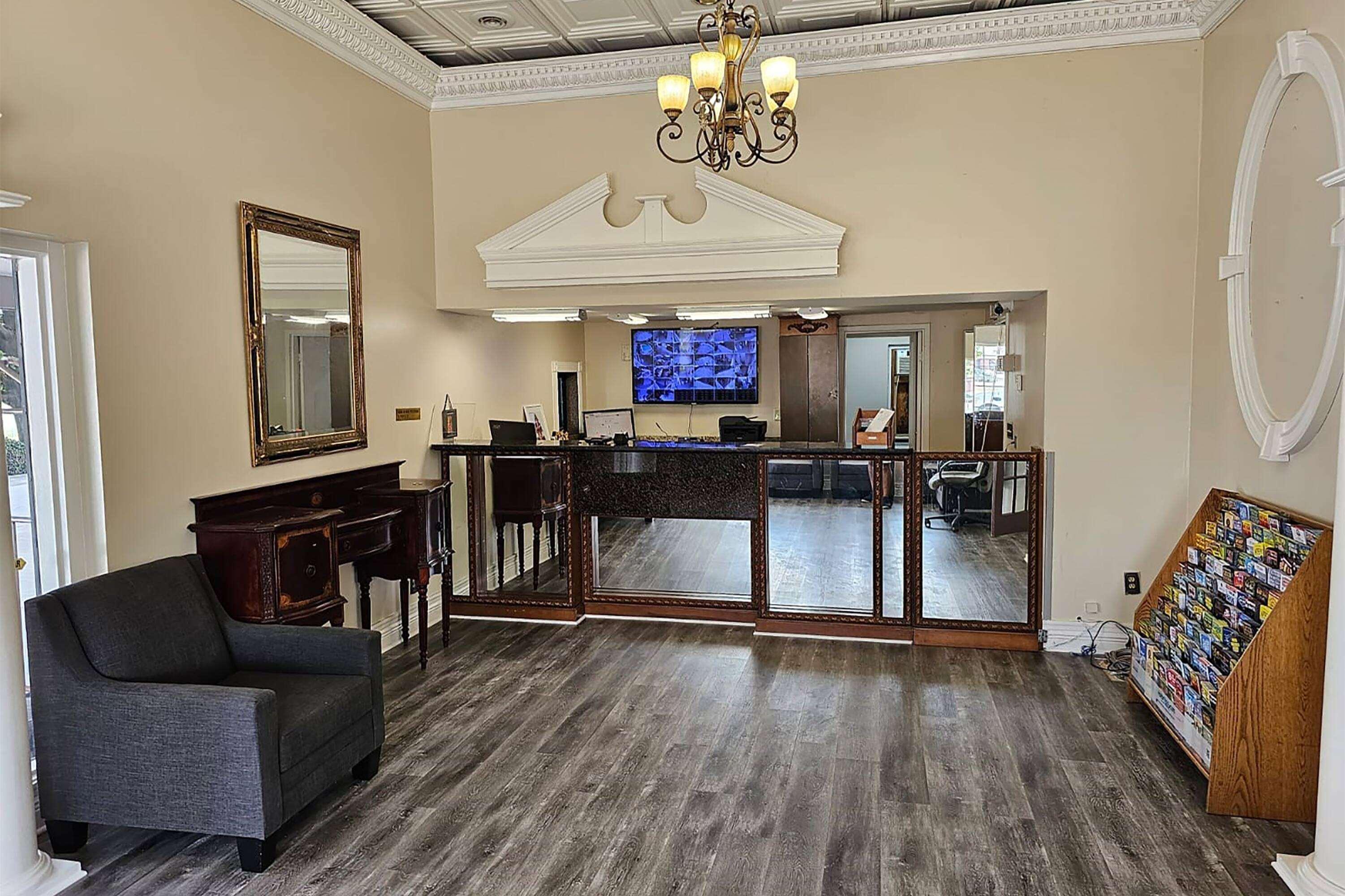 Vista Lobby Super 8 by Wyndham Metairie