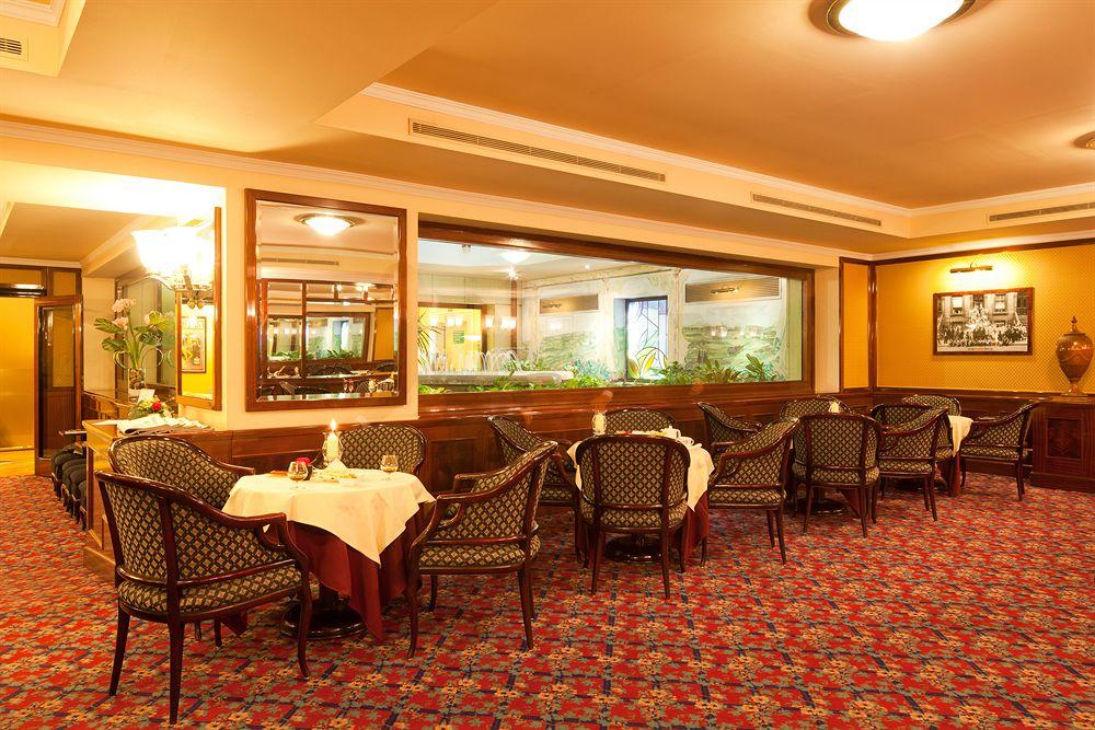 Bar/Salón ADI Doria Grand Hotel
