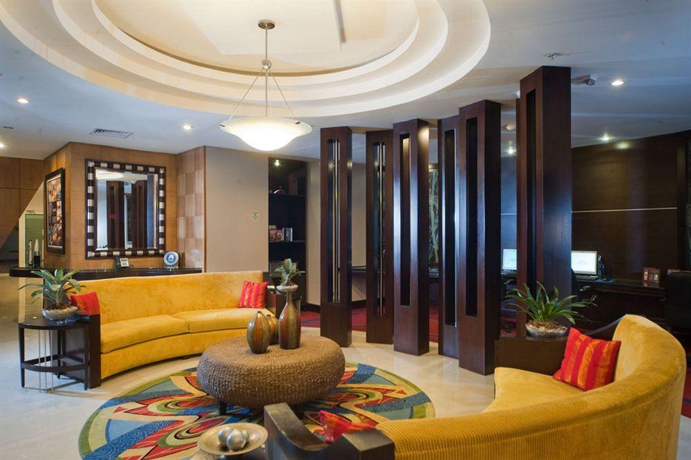 Vista Lobby Hodelpa Garden Court