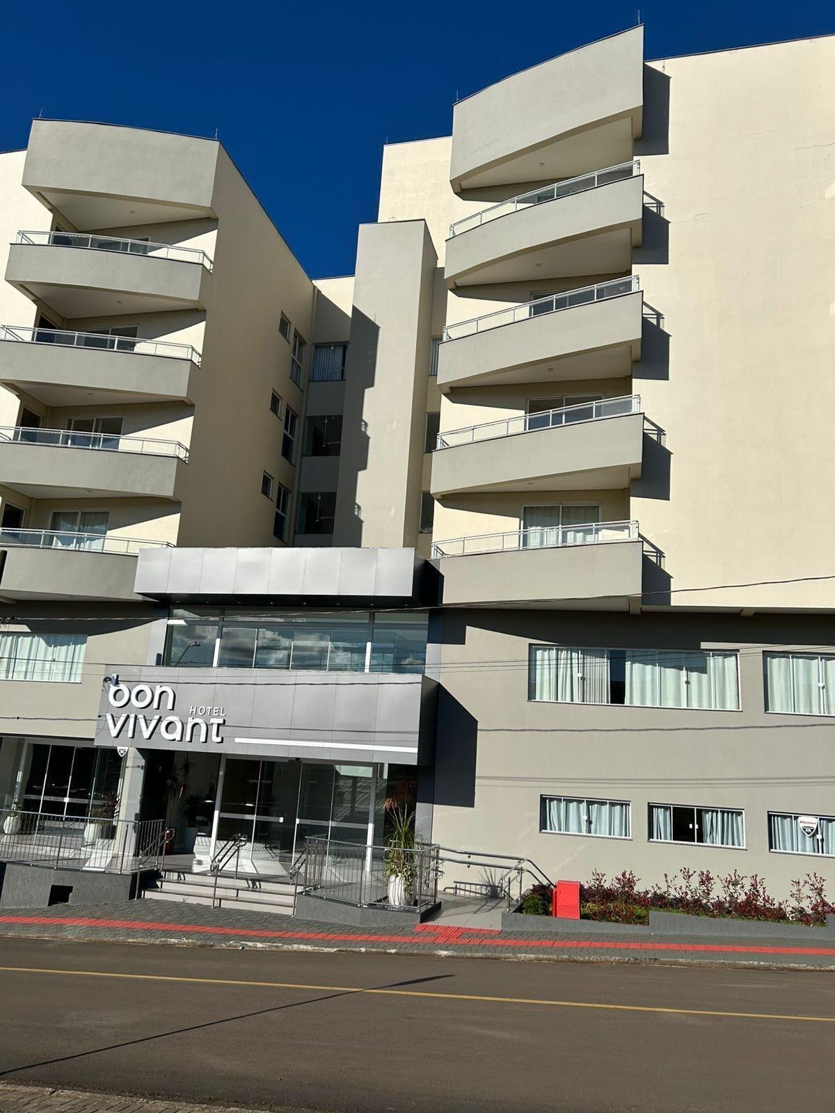 Varios Bon Vivant Hotel
