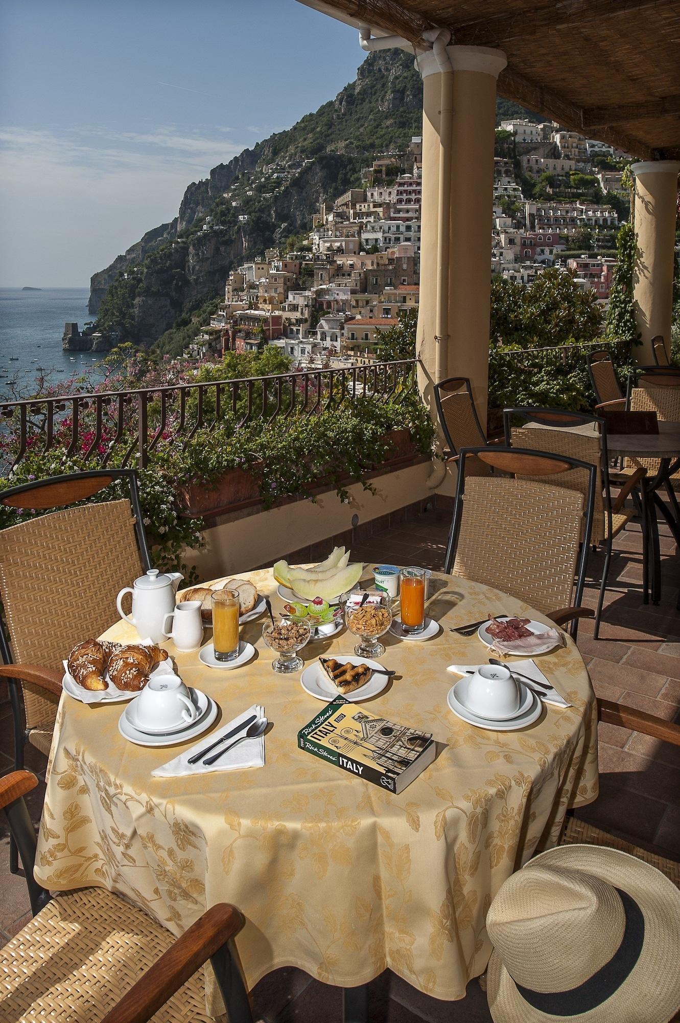 Bar/Salón Albergo California