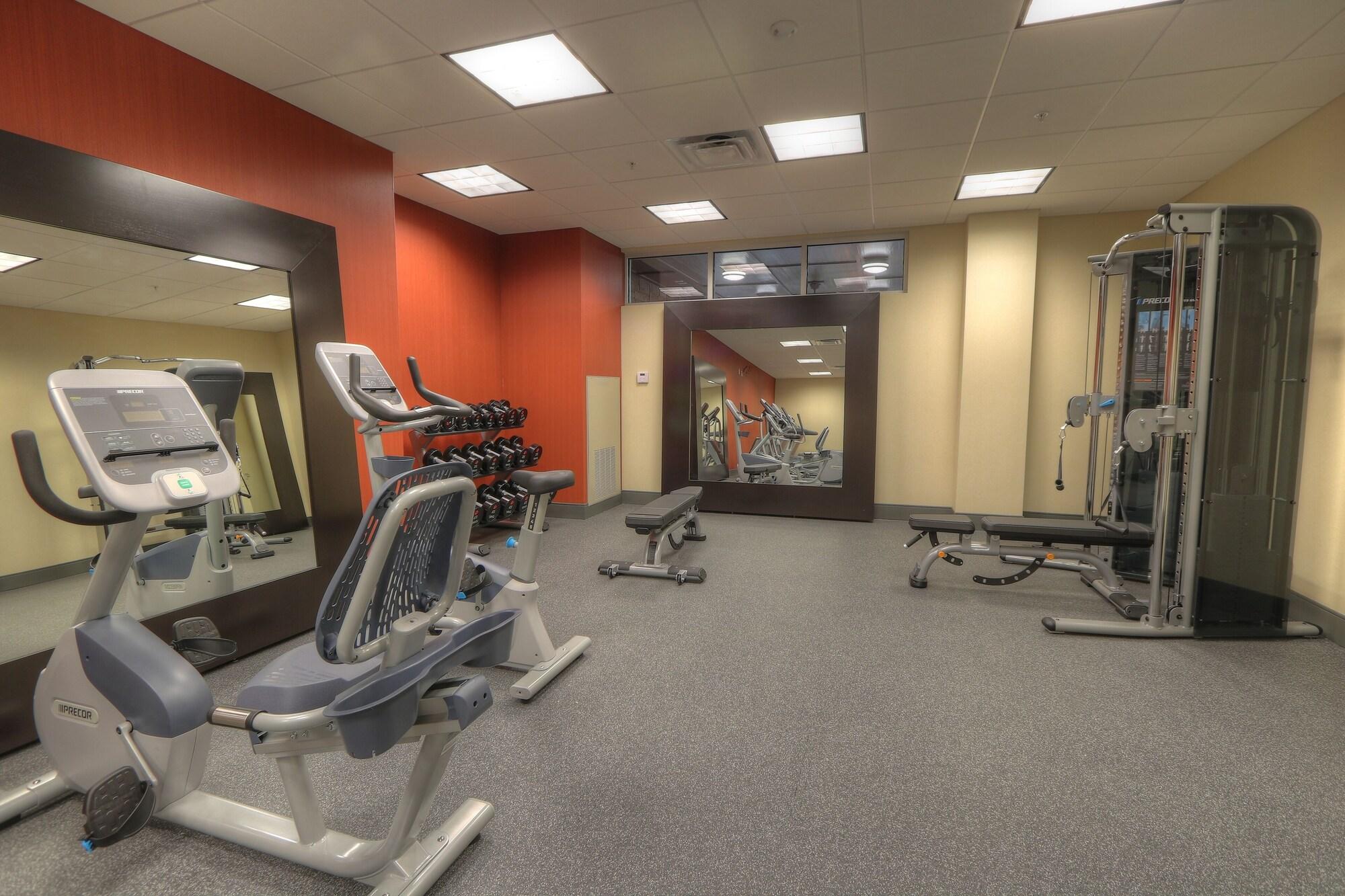 Gimnasio Hampton Inn Gatlinburg Historic Nature Trail