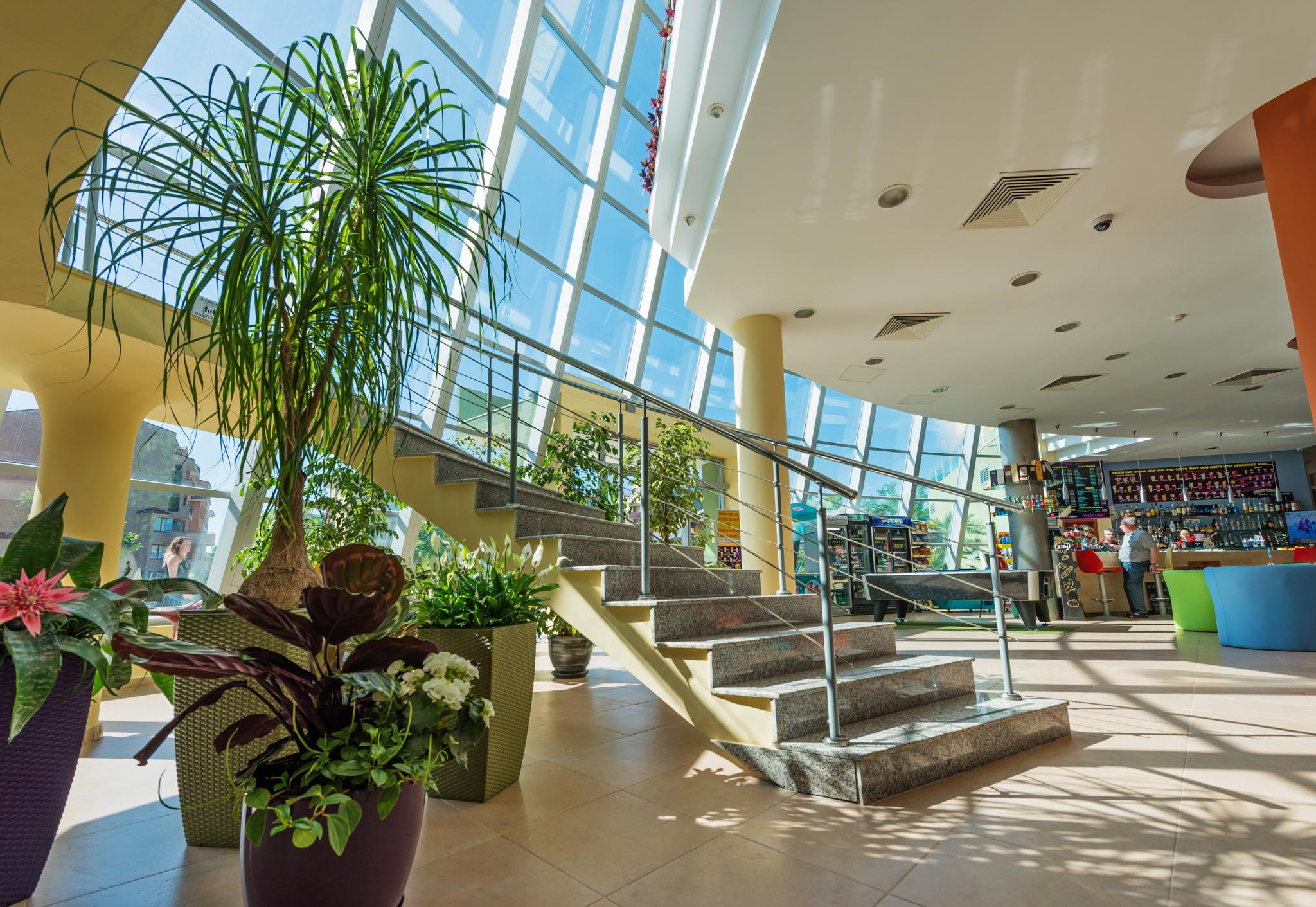 Vista Lobby Hotel Ivana Palace