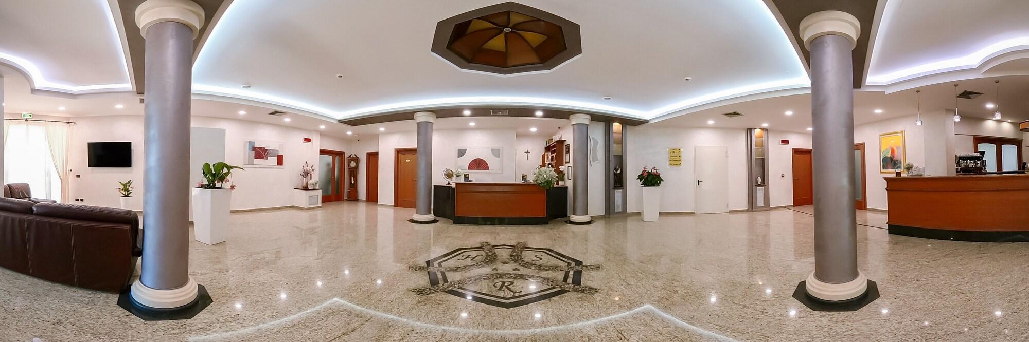 Vista Lobby San Raffaele Hotel Restaurant & Resort