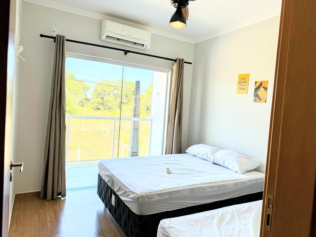 Habitación SOBRADO PIÇARRAS-600m DO MAR - 20min BETO CARRERO