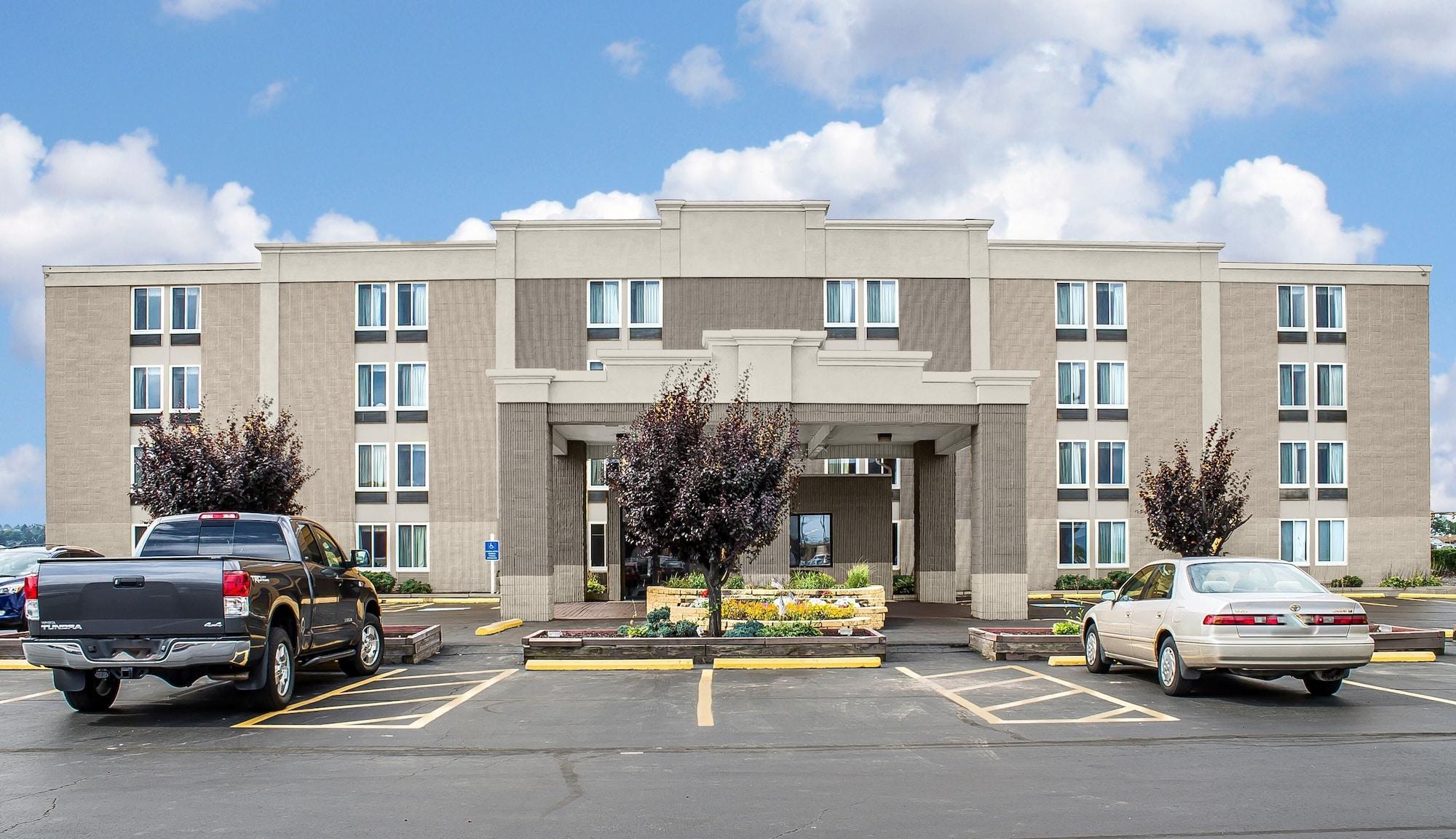 Vista Exterior Baymont by Wyndham Scranton Dunmore