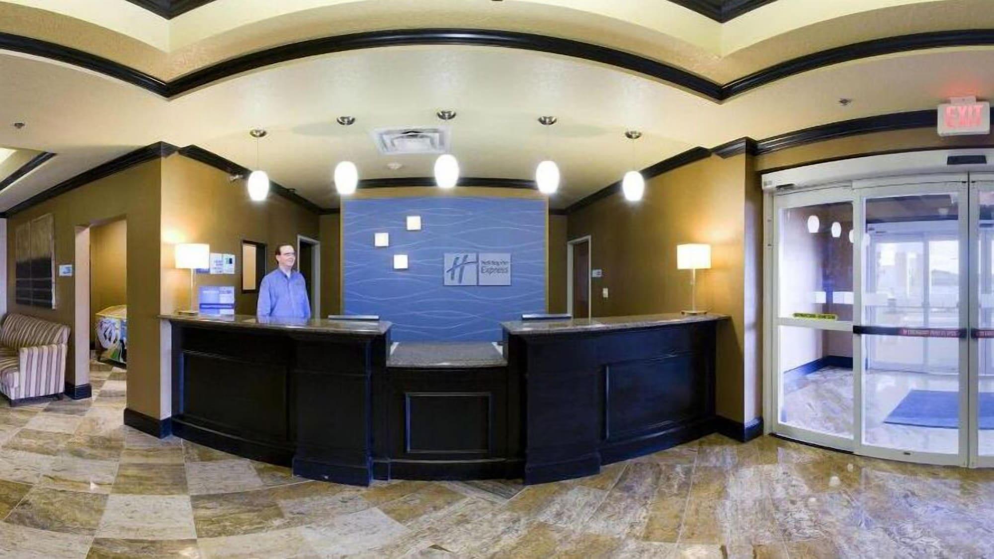 Vista Lobby Holiday Inn Express McComb by IHG
