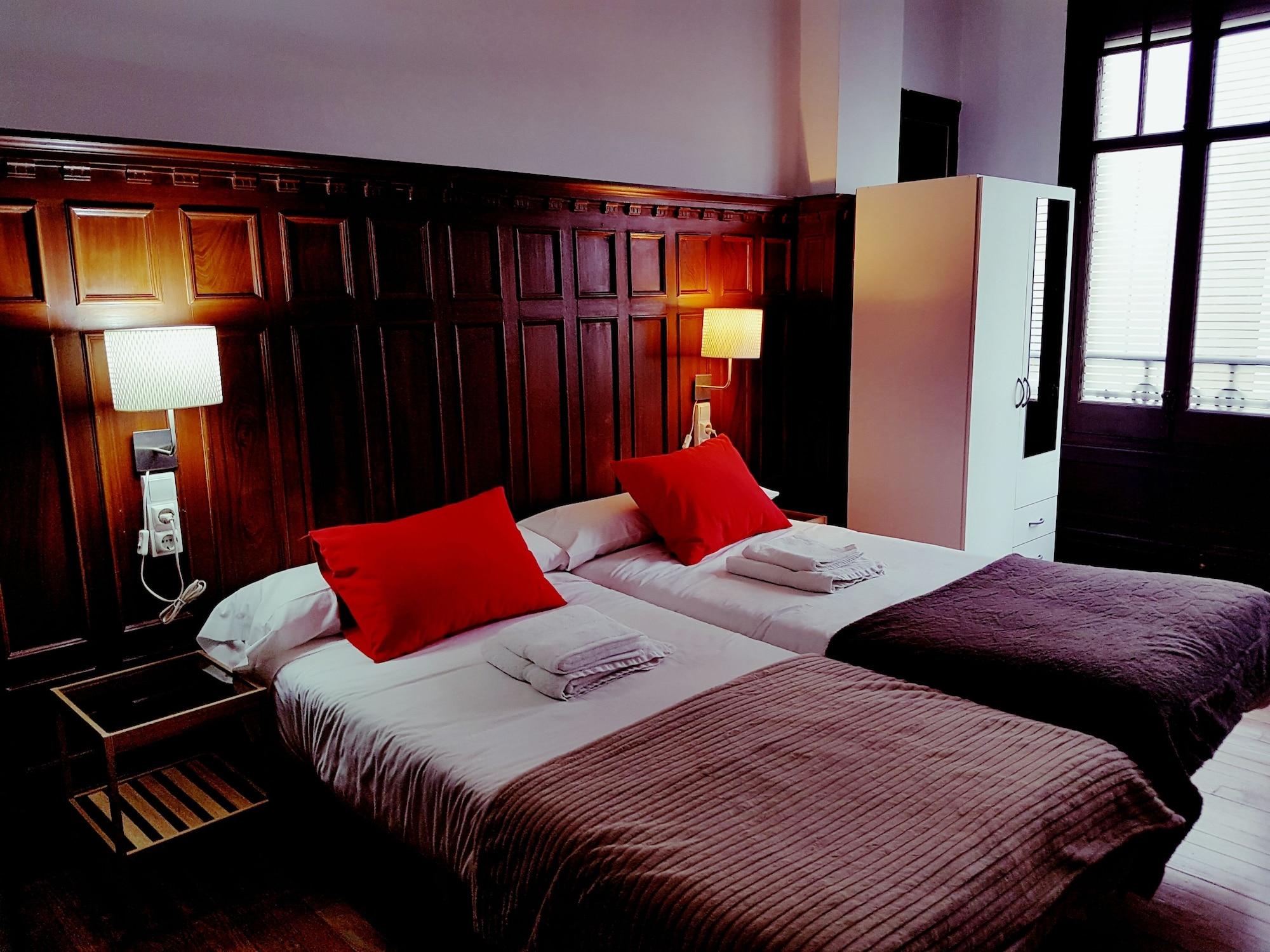 Varios Zentric Hostel