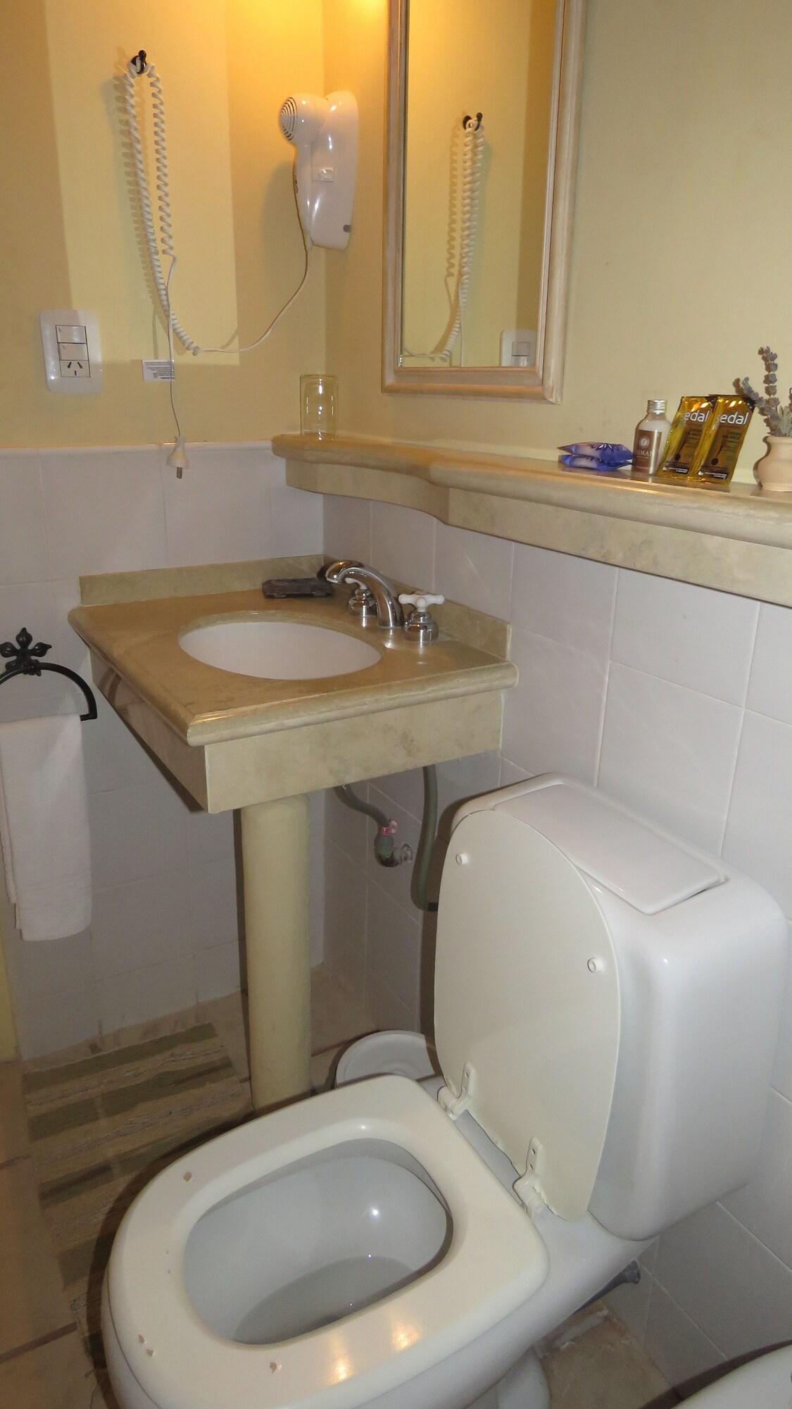 Equipamiento de Habitación Chañarmuyo Hotel de Vino