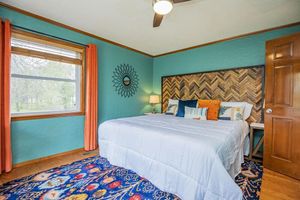 Alquiler Vacacional - River House, kayak, fishing, king beds, riverfront