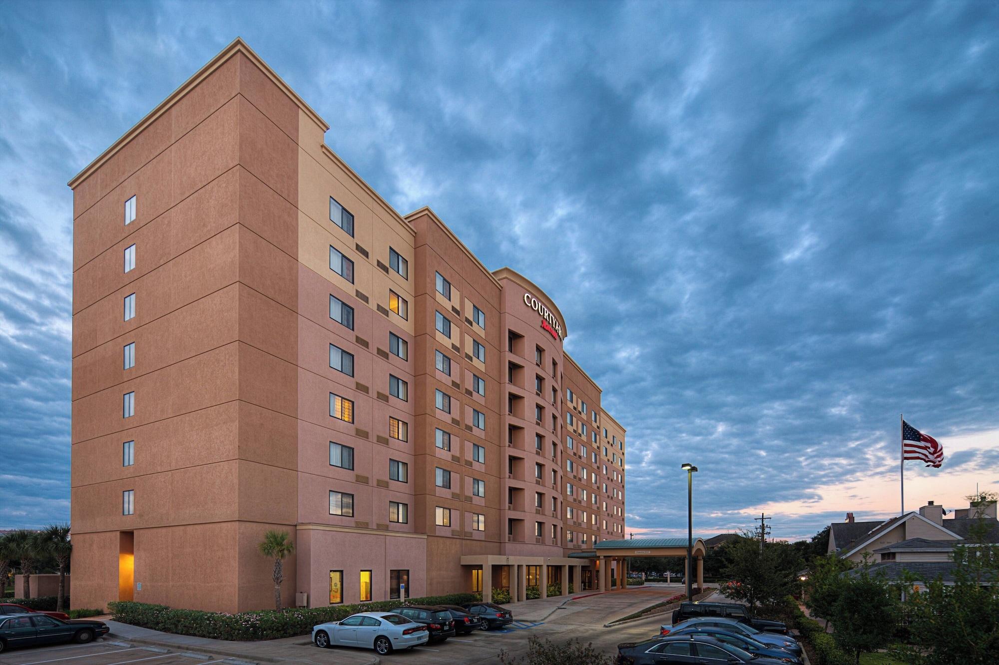 Vista Exterior Courtyard by Marriott Houston Medical Center/NRG Park